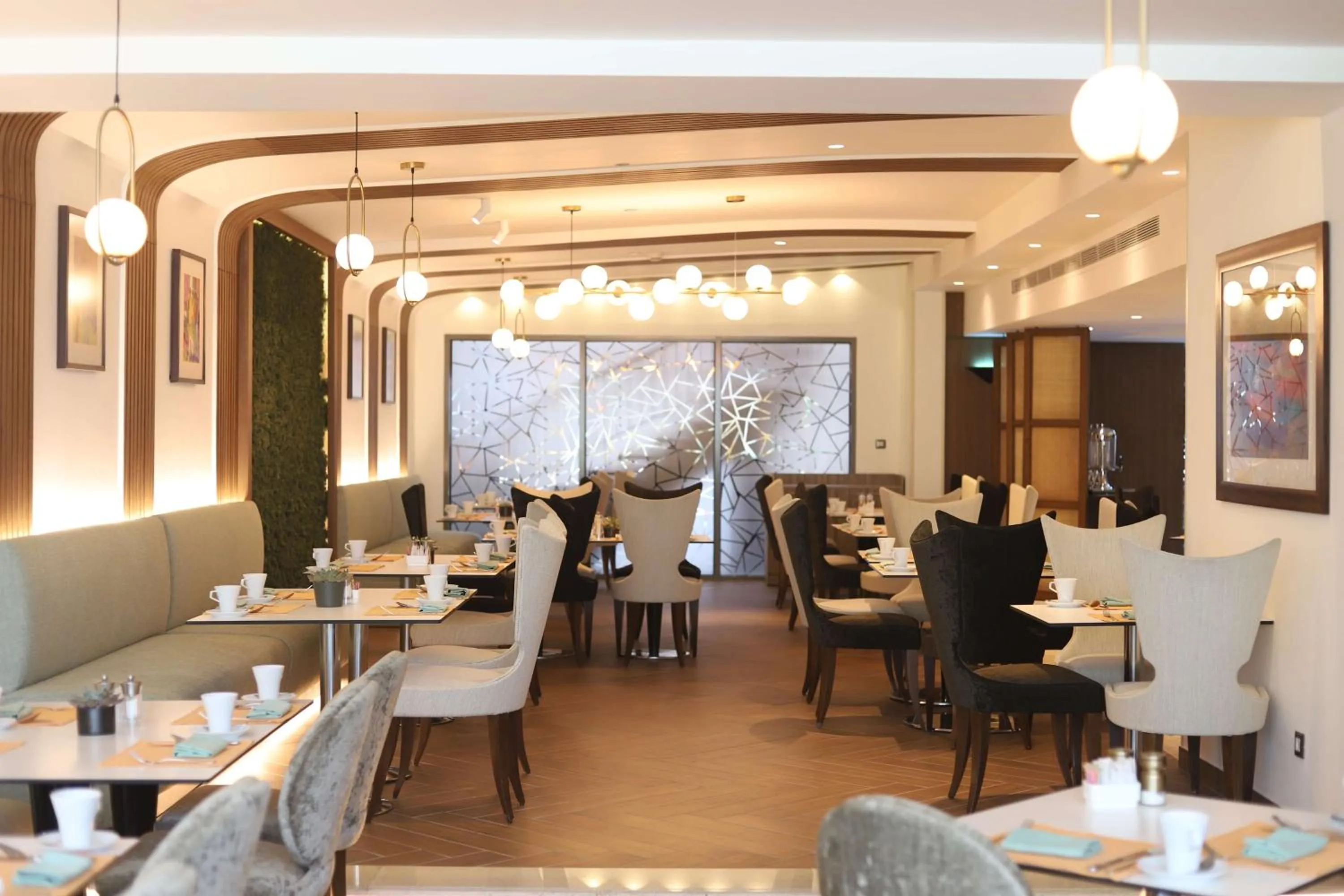 Restaurant/places to eat in Hilton Amman