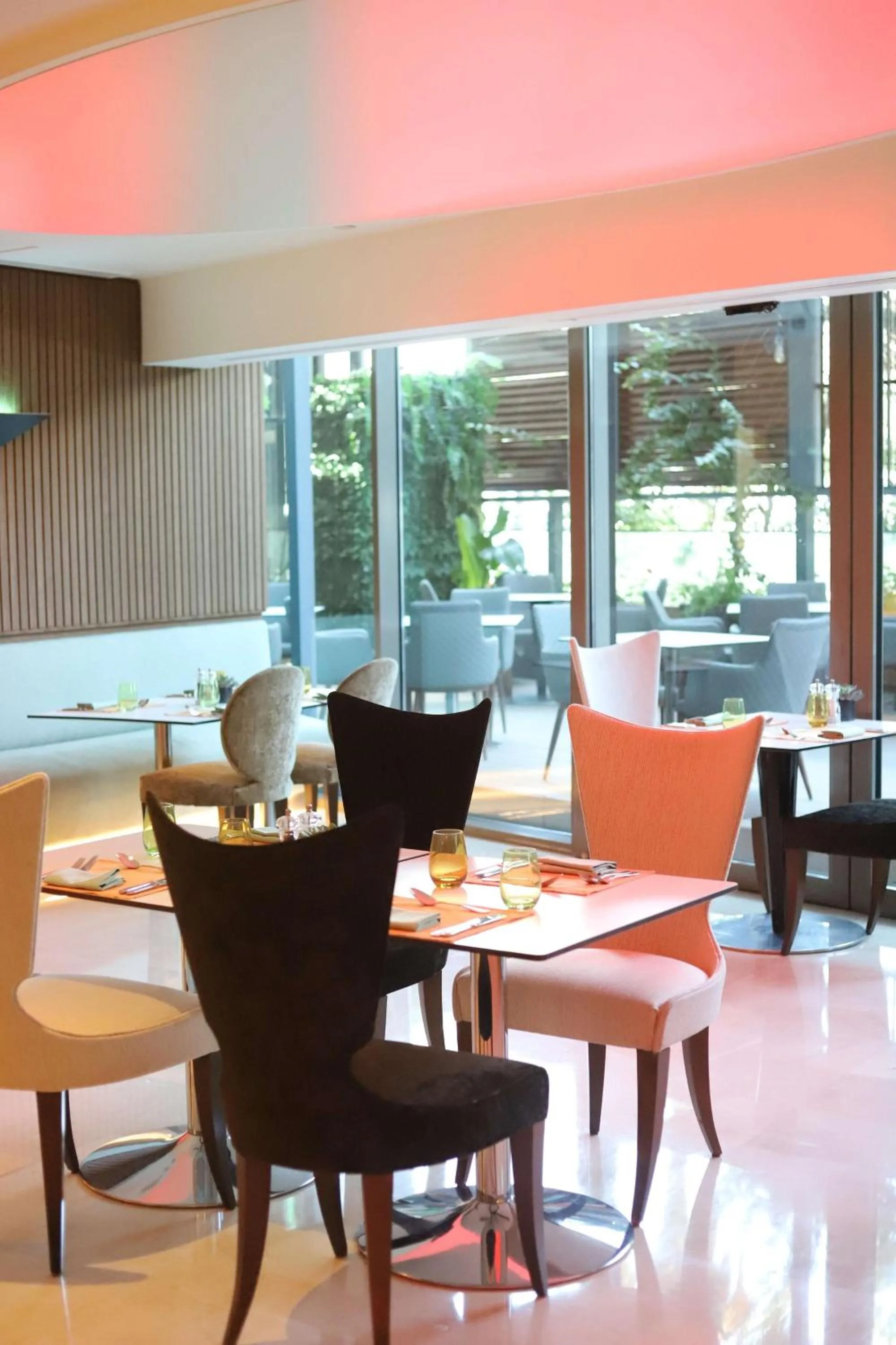 Dining area in Hilton Amman