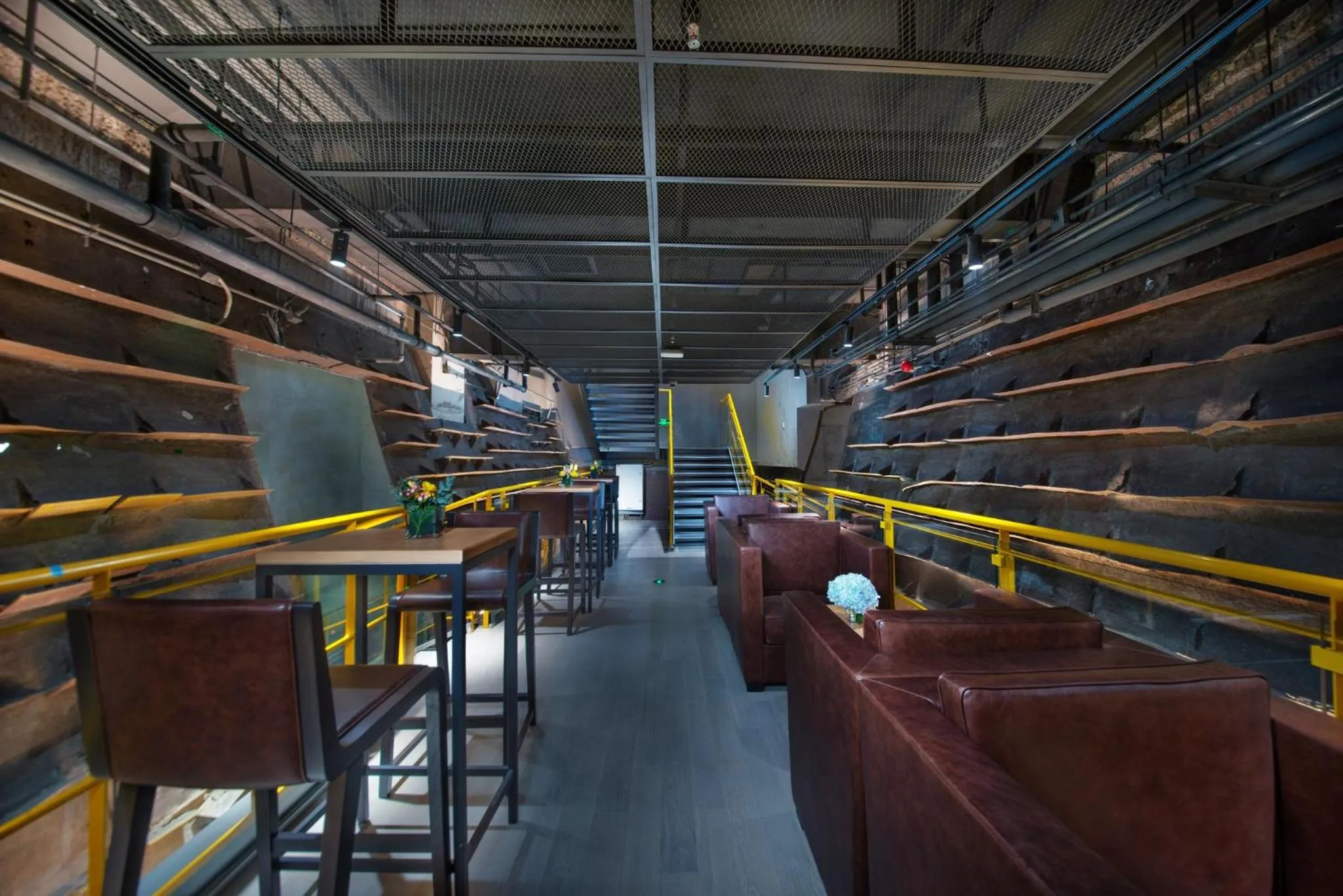 Lounge or bar in Holiday Inn Express Beijing Shijingshan Parkview by IHG