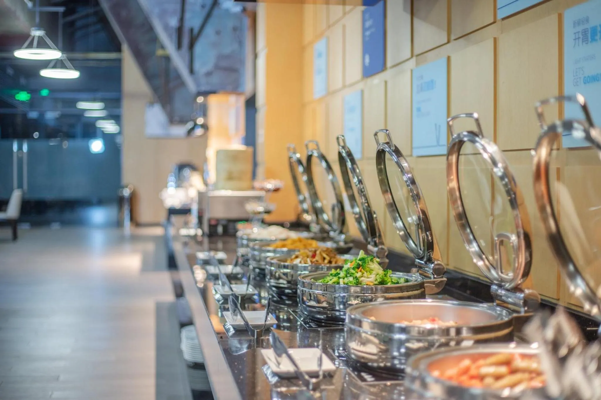 Restaurant/places to eat in Holiday Inn Express Beijing Shijingshan Parkview by IHG