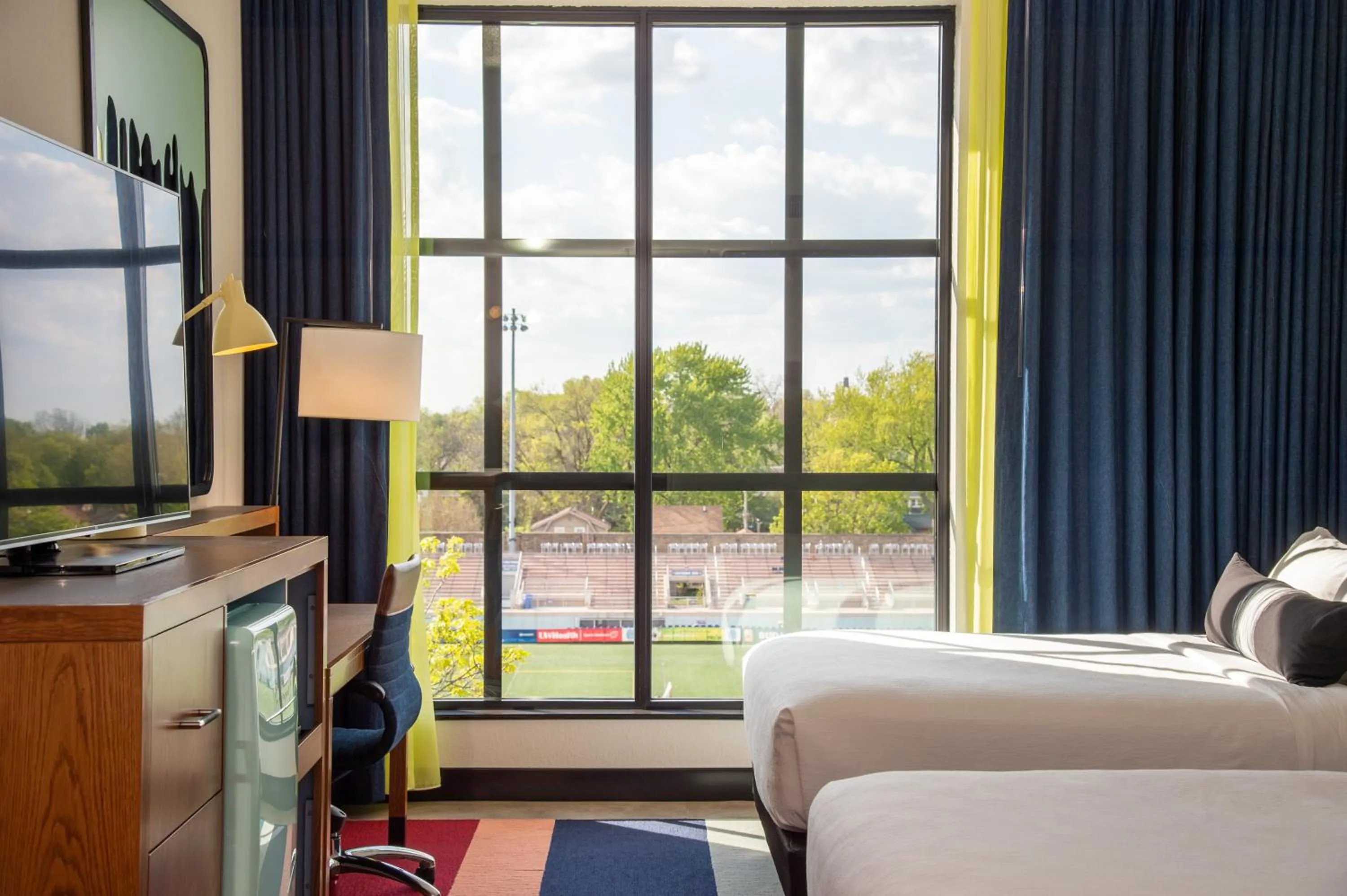 Photo of the whole room, Bed in Hotel Indigo - Madison Downtown by IHG