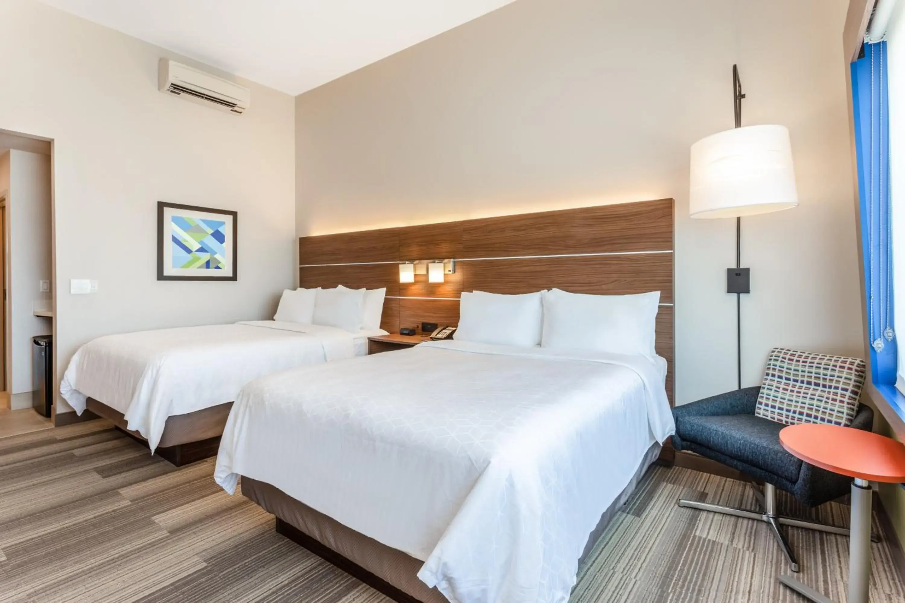 Photo of the whole room, Bed in Holiday Inn Express & Suites - Springfield North by IHG Photo of the whole room, Bed in Holiday Inn Express & Suites - Springfield North by IHG