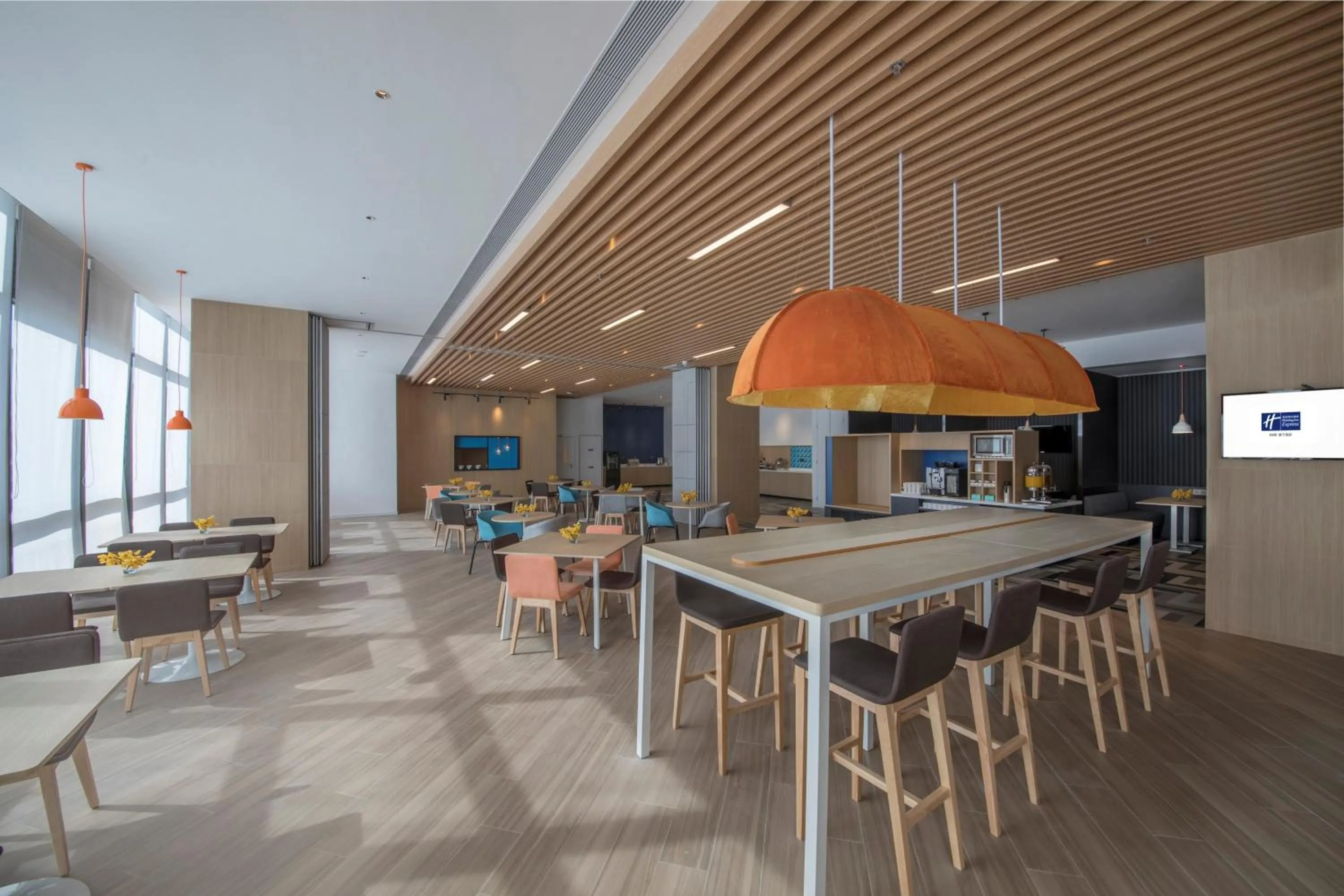 Restaurant/places to eat in Holiday Inn Express Xiamen Airport Zone by IHG