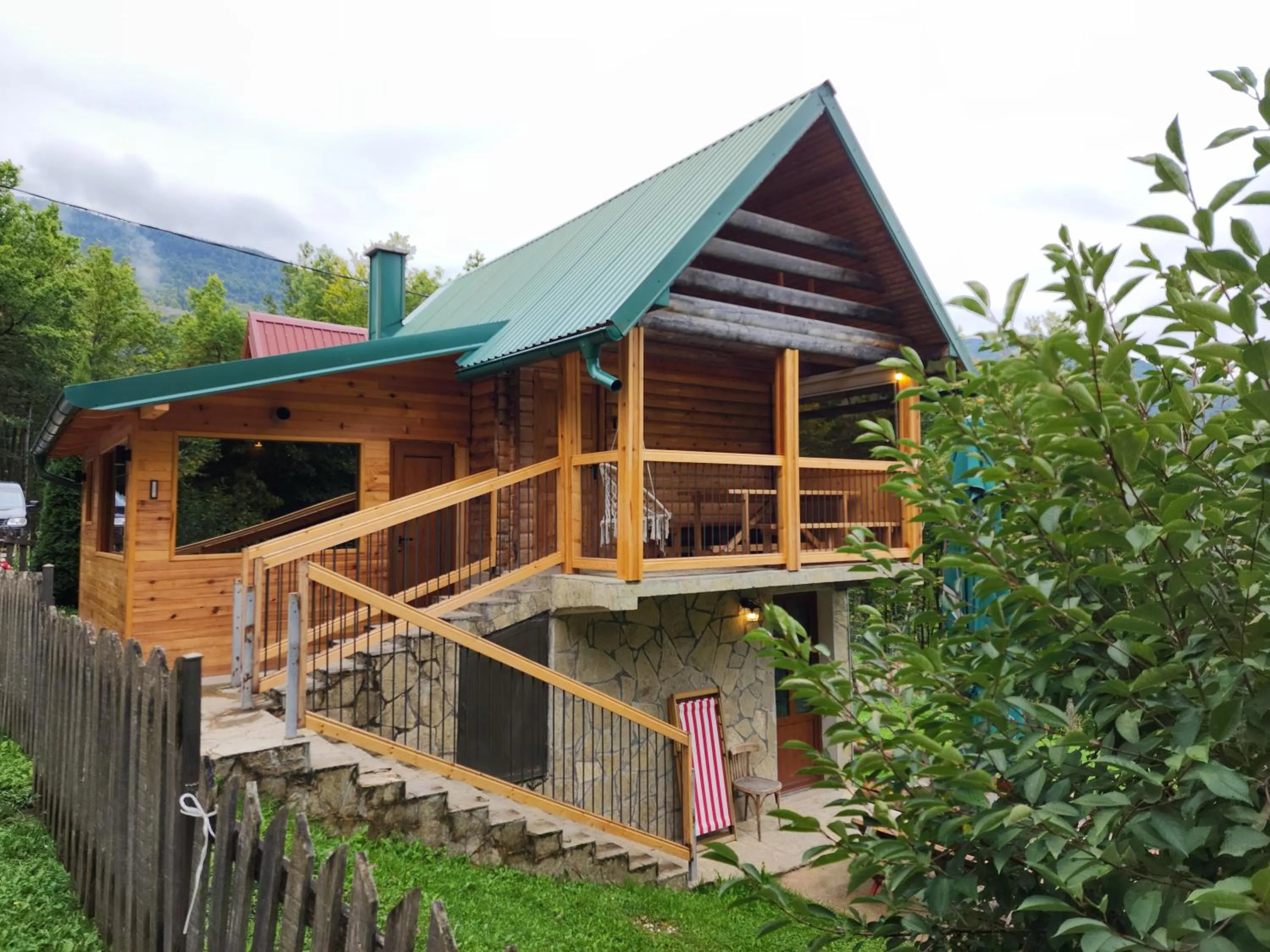 Honeywood Cabin I with Private Spa