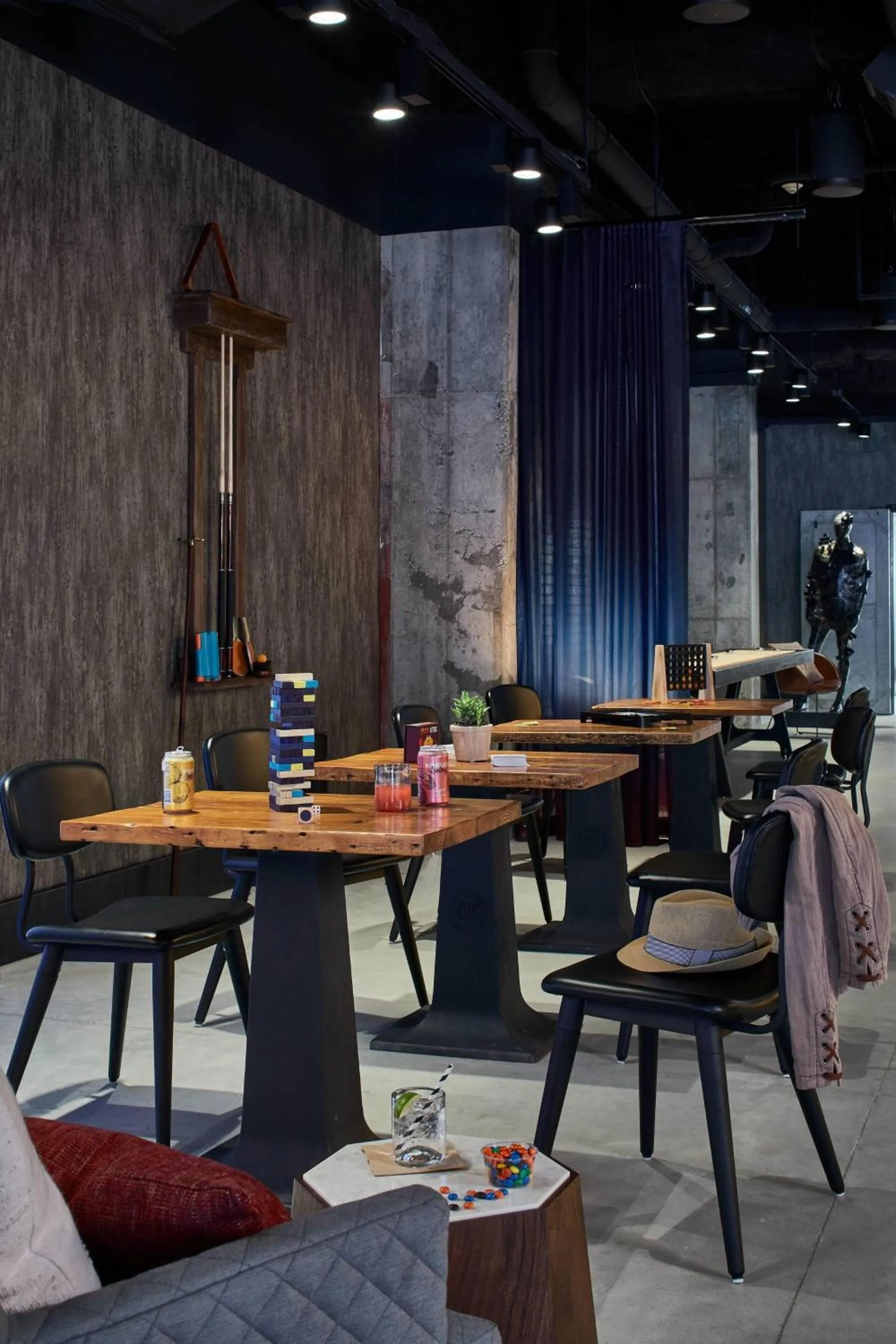 Living room in Moxy Atlanta Midtown