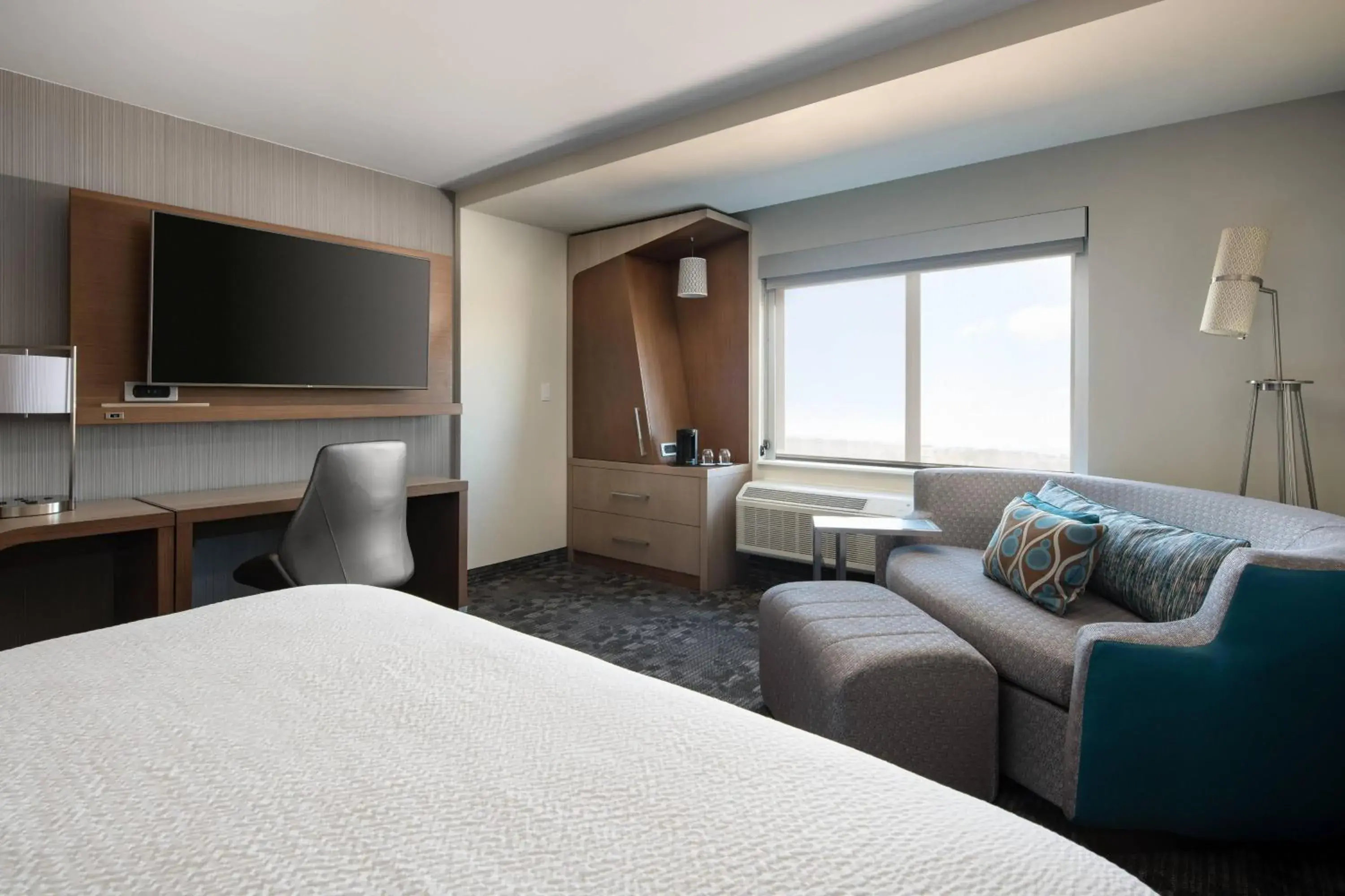 Guest room, 1 King, Sofa bed in Courtyard by Marriott Loveland Fort Collins Guest room, 1 King, Sofa bed in Courtyard by Marriott Loveland Fort Collins