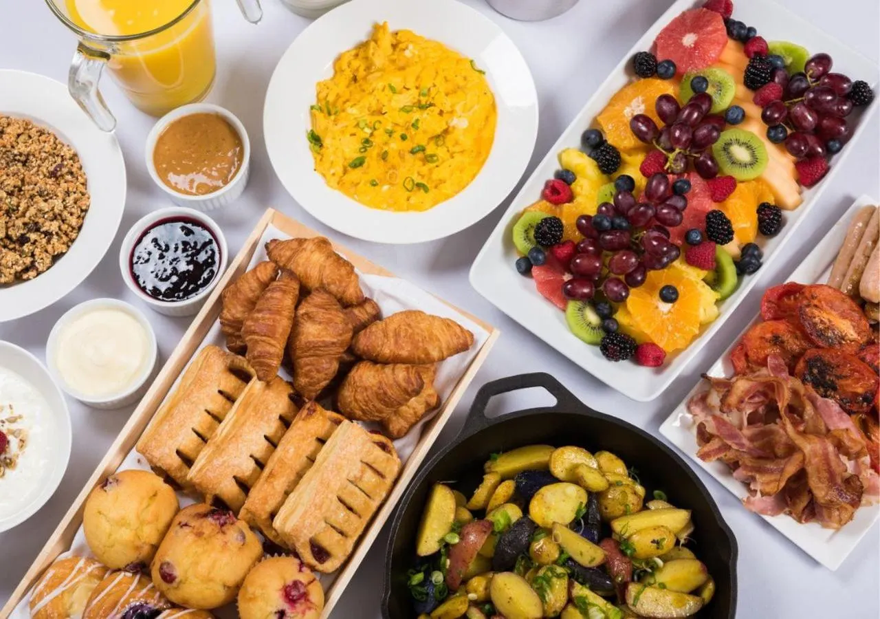 Breakfast in Courtyard by Marriott Loveland Fort Collins