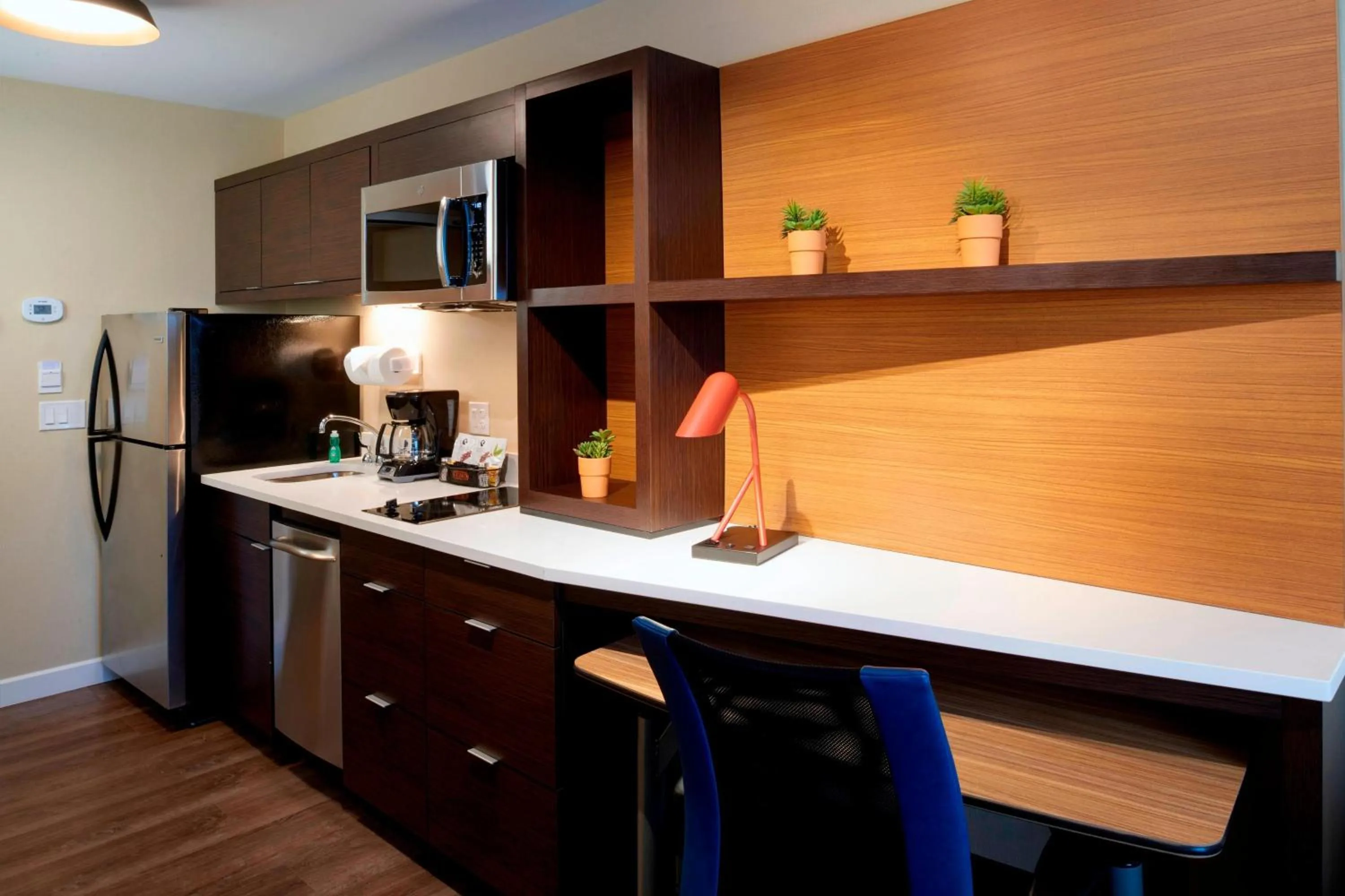Kitchen or kitchenette in TownePlace Suites by Marriott Grand Rapids Airport