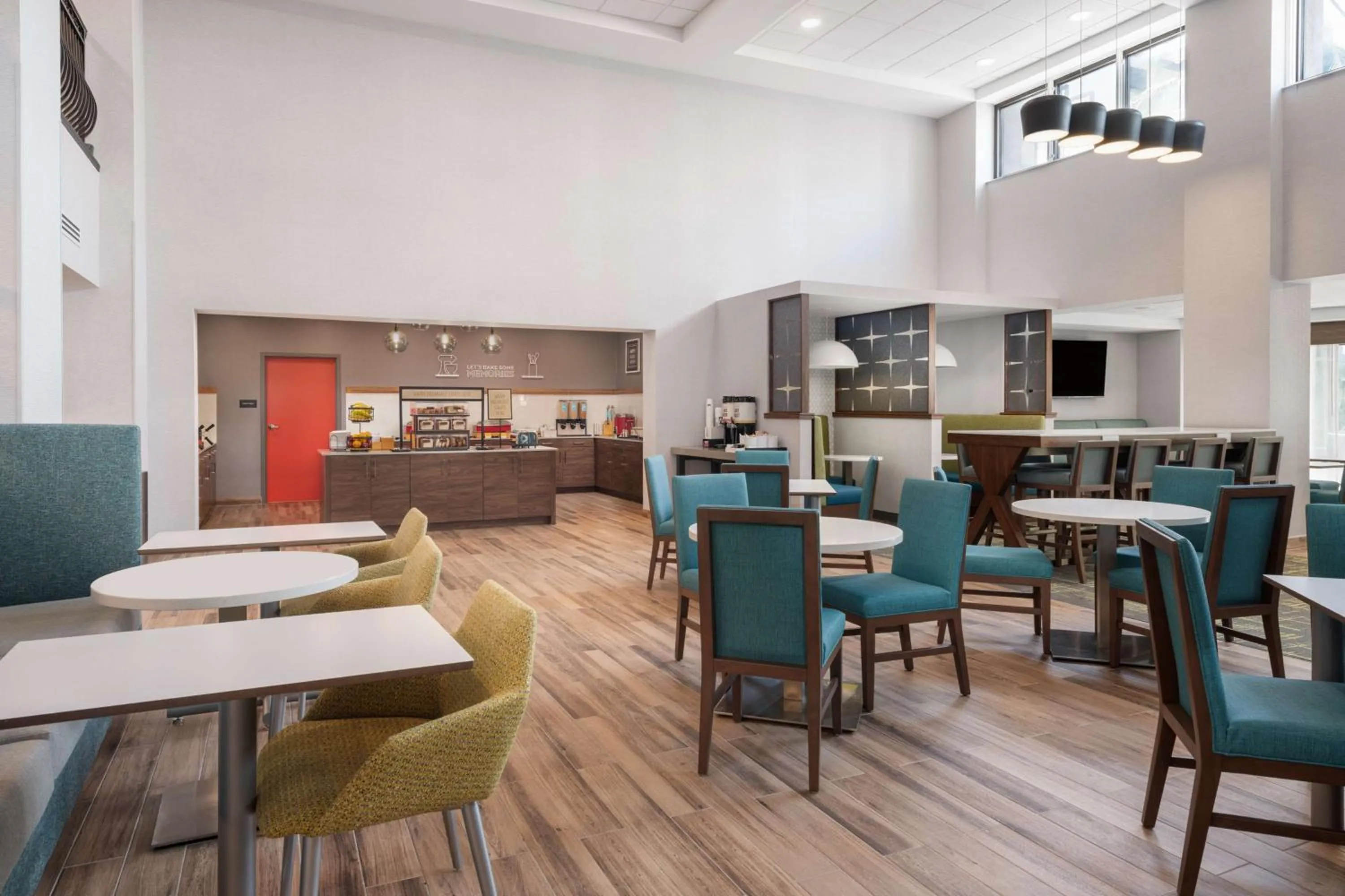 Breakfast in Hampton Inn & Suites Fort Myers Beach/Sanibel Gateway