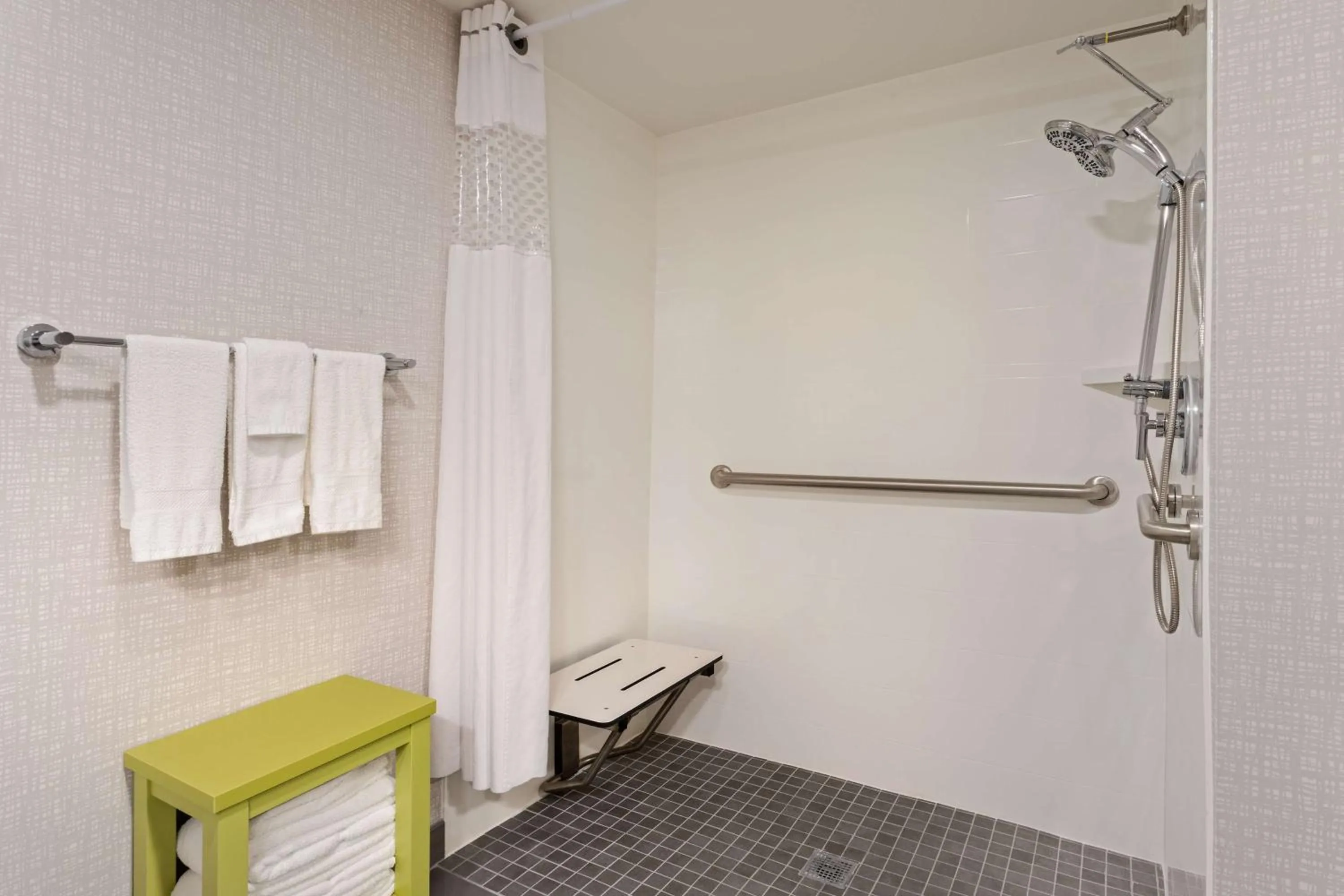 Bathroom in Hampton Inn & Suites Fort Myers Beach/Sanibel Gateway