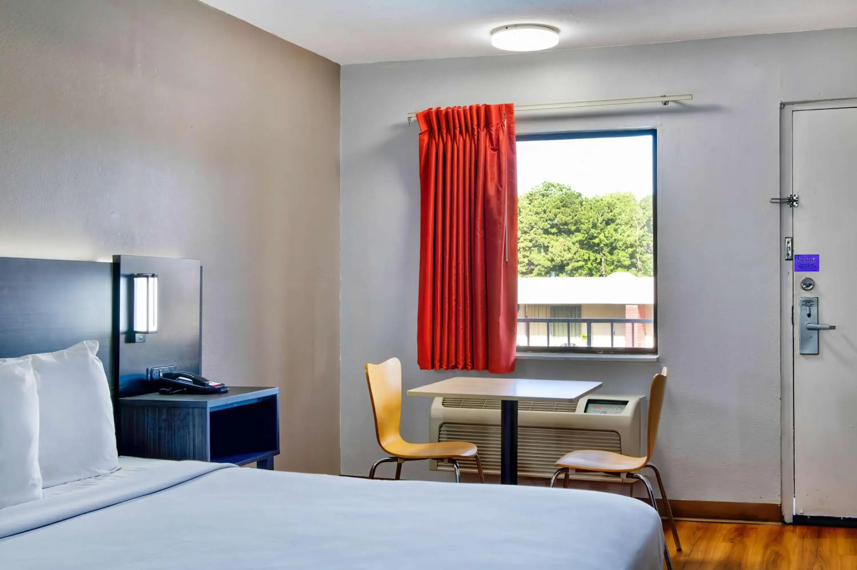 Quadruple Room - Disability Access - Roll in Shower in Motel 6-Gainesville, GA Quadruple Room - Disability Access - Roll in Shower in Motel 6-Gainesville, GA