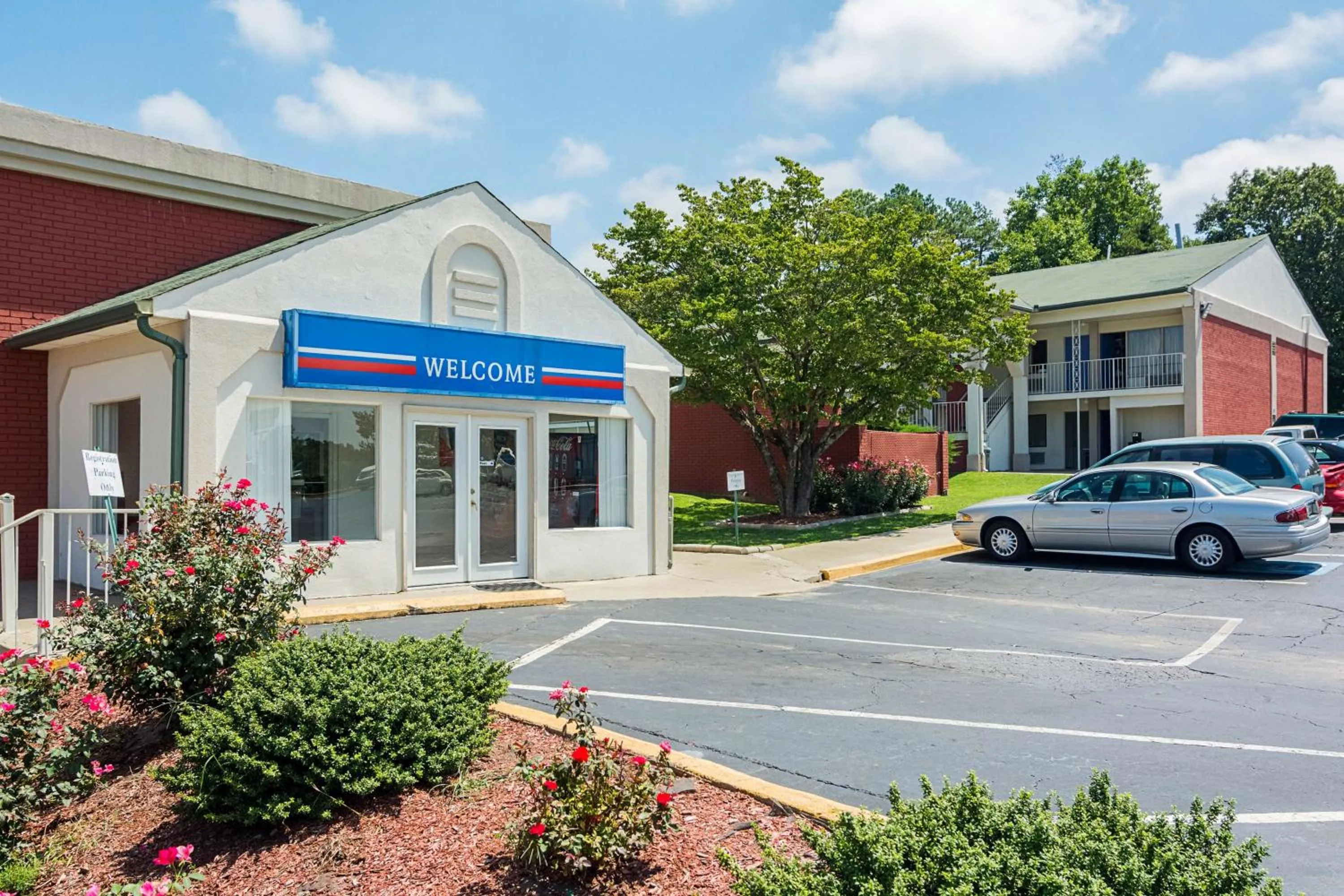 Property building in Motel 6-Gainesville, GA