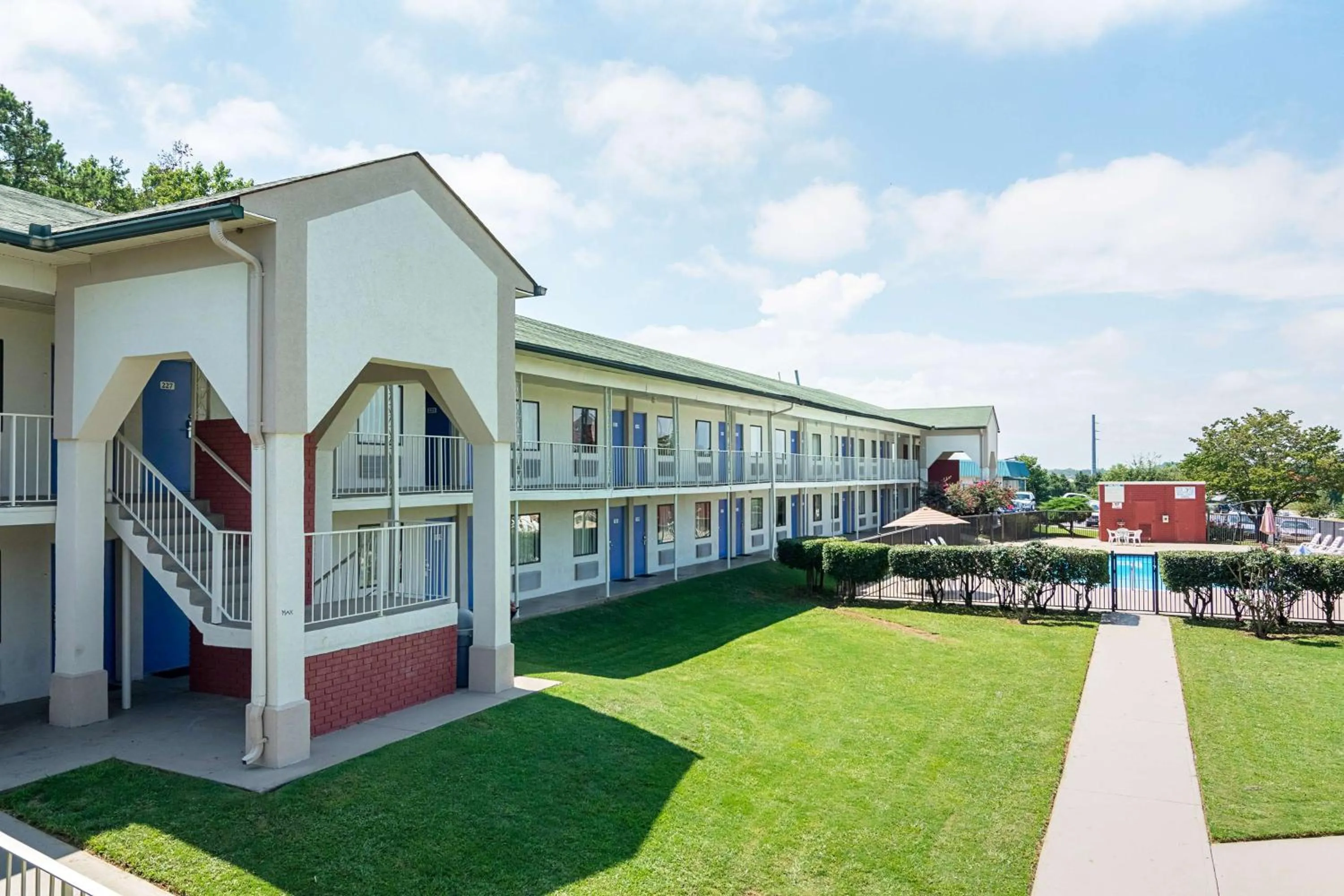 Property building in Motel 6-Gainesville, GA