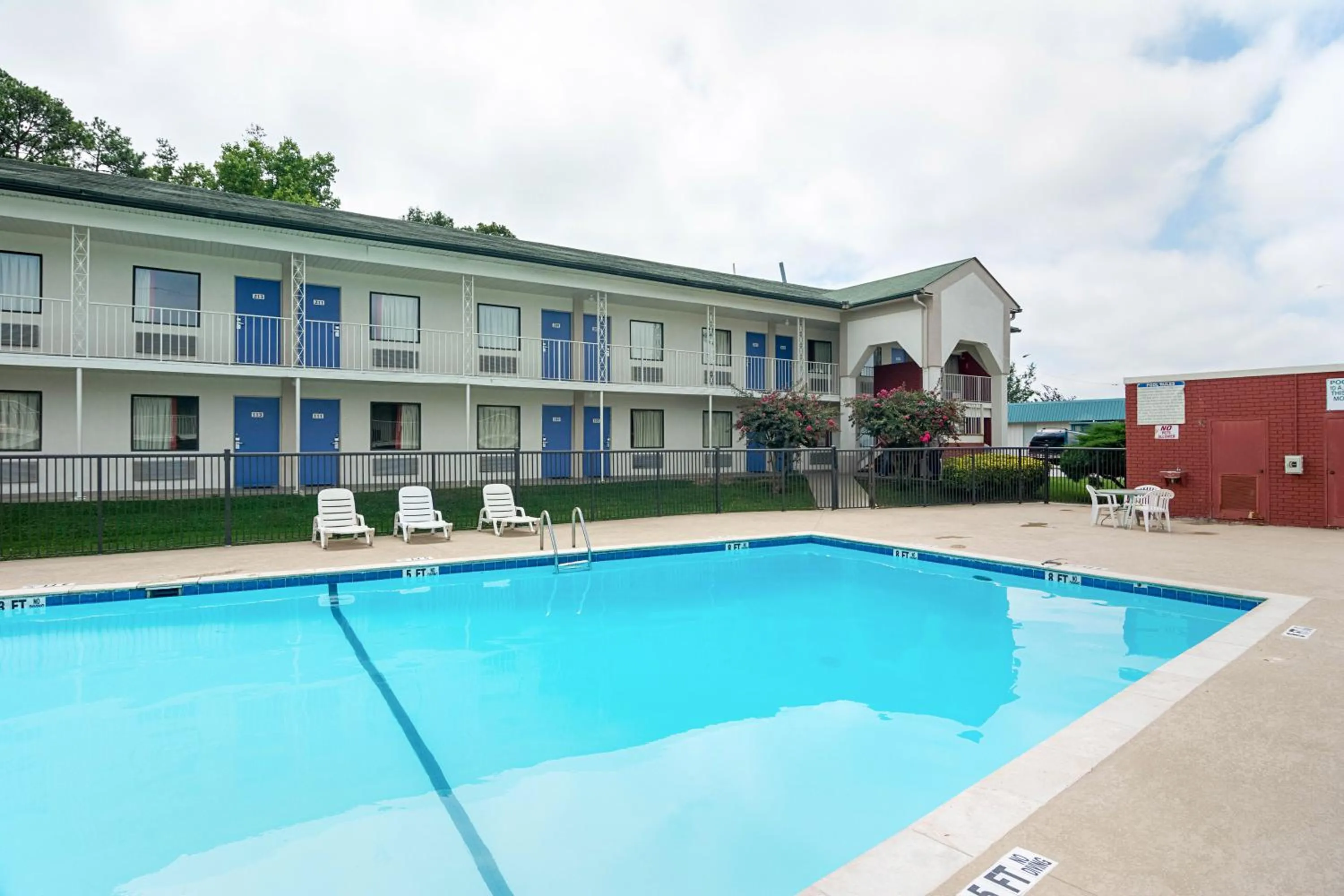 Swimming pool in Motel 6-Gainesville, GA
