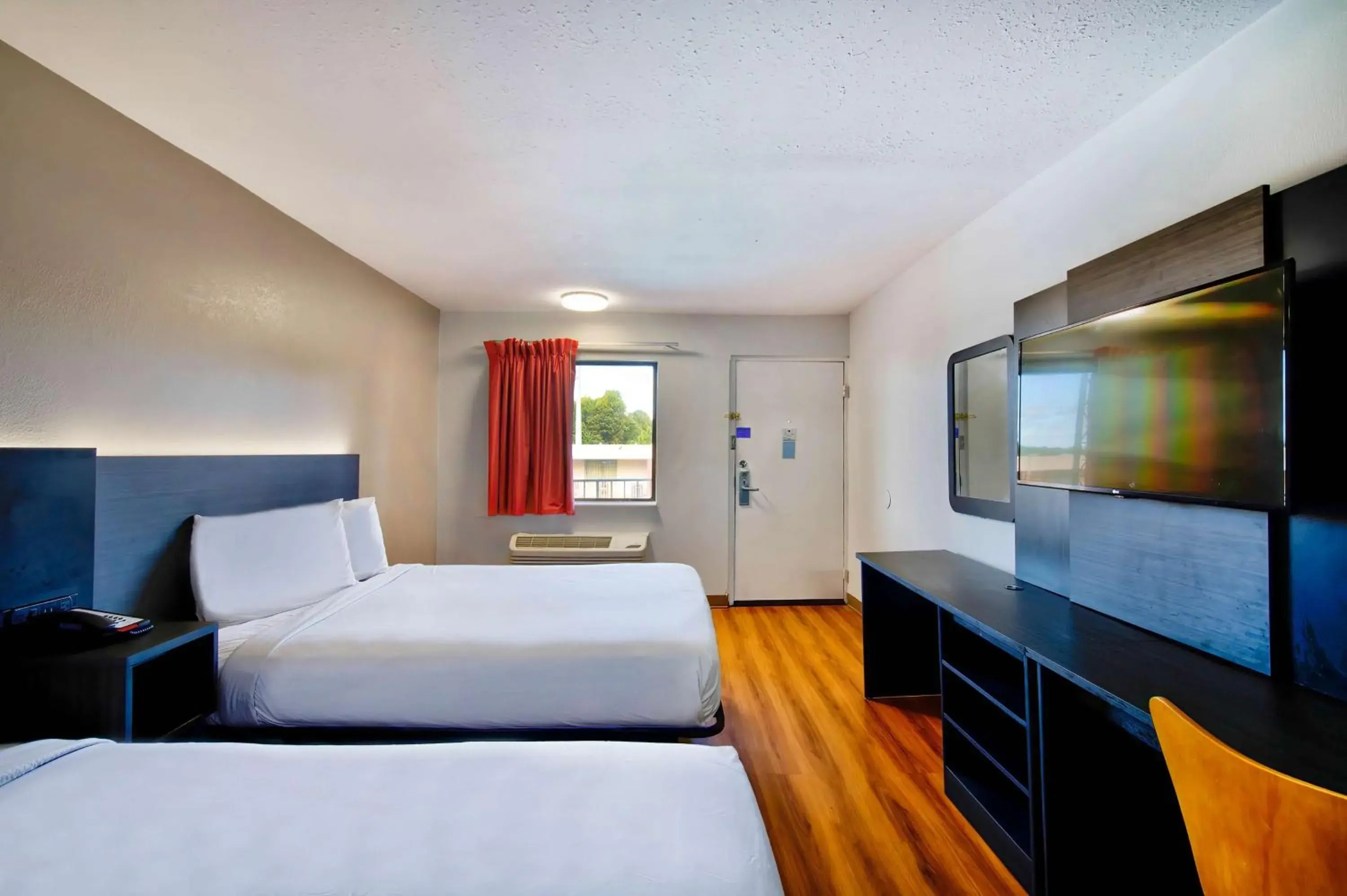 Bedroom, Bed in Motel 6-Gainesville, GA Bedroom, Bed in Motel 6-Gainesville, GA