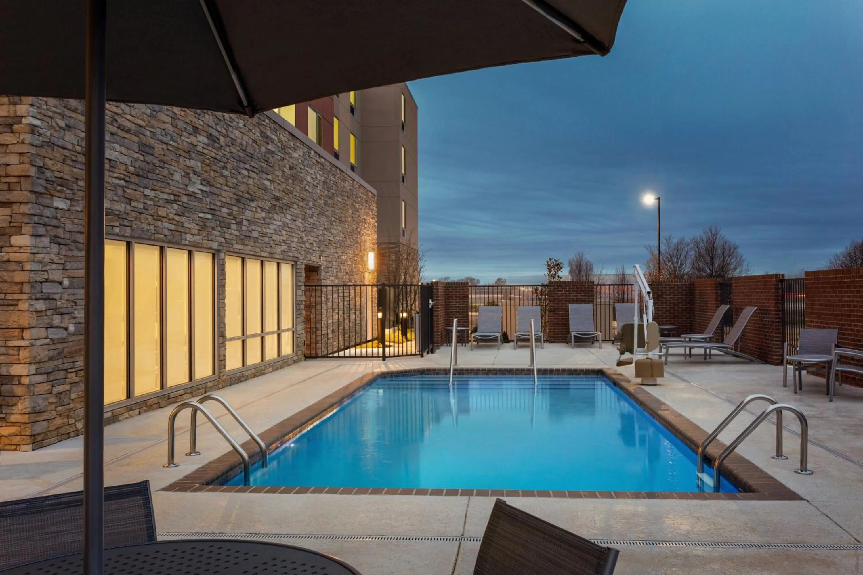 Swimming pool in TownePlace Suites by Marriott Memphis Southaven
