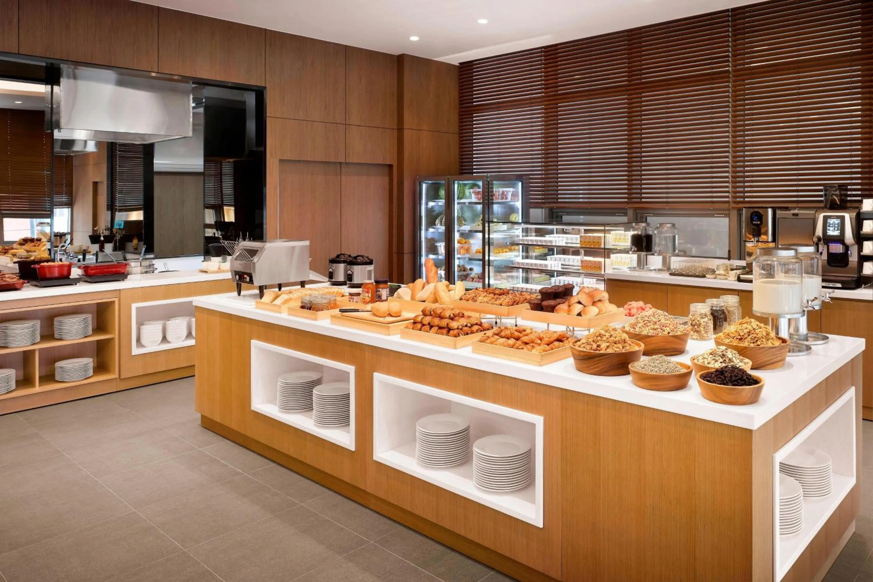 Restaurant/places to eat in Fairfield by Marriott Busan