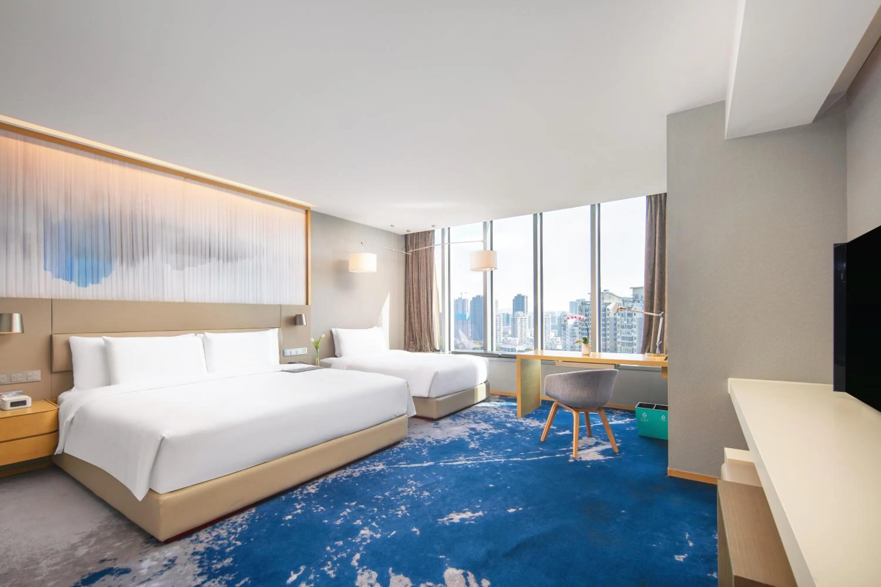 Communal lounge/ TV room, Bed in Le Meridien Hangzhou, Binjiang