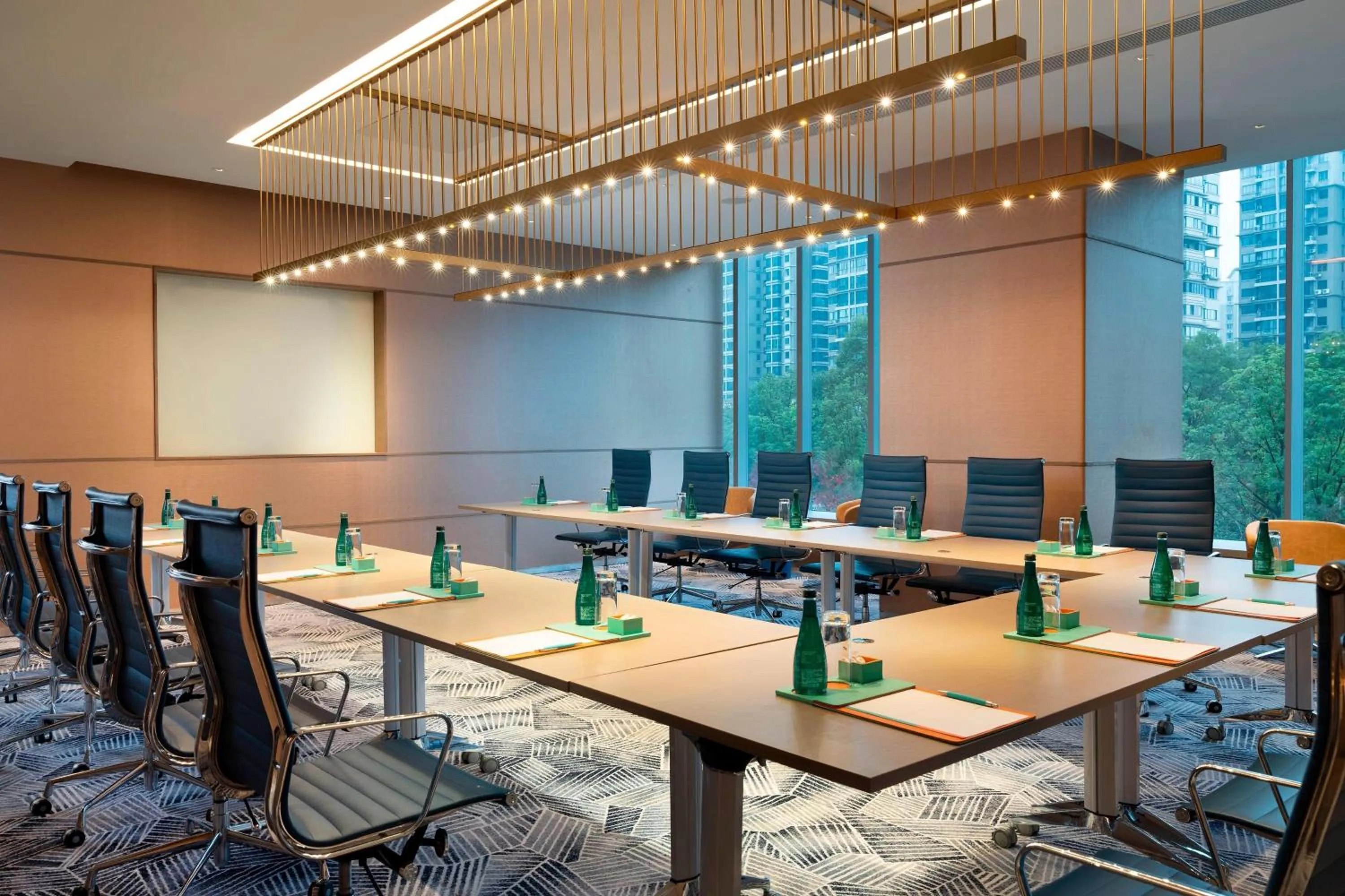 Meeting/conference room in Le Meridien Hangzhou, Binjiang