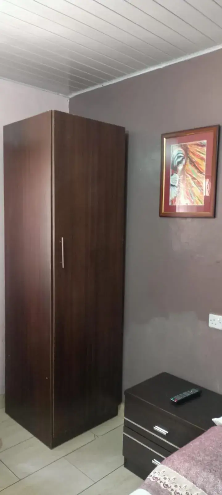 Budget Double Room in Sunview Lodge & Restaurant Budget Double Room in Sunview Lodge & Restaurant