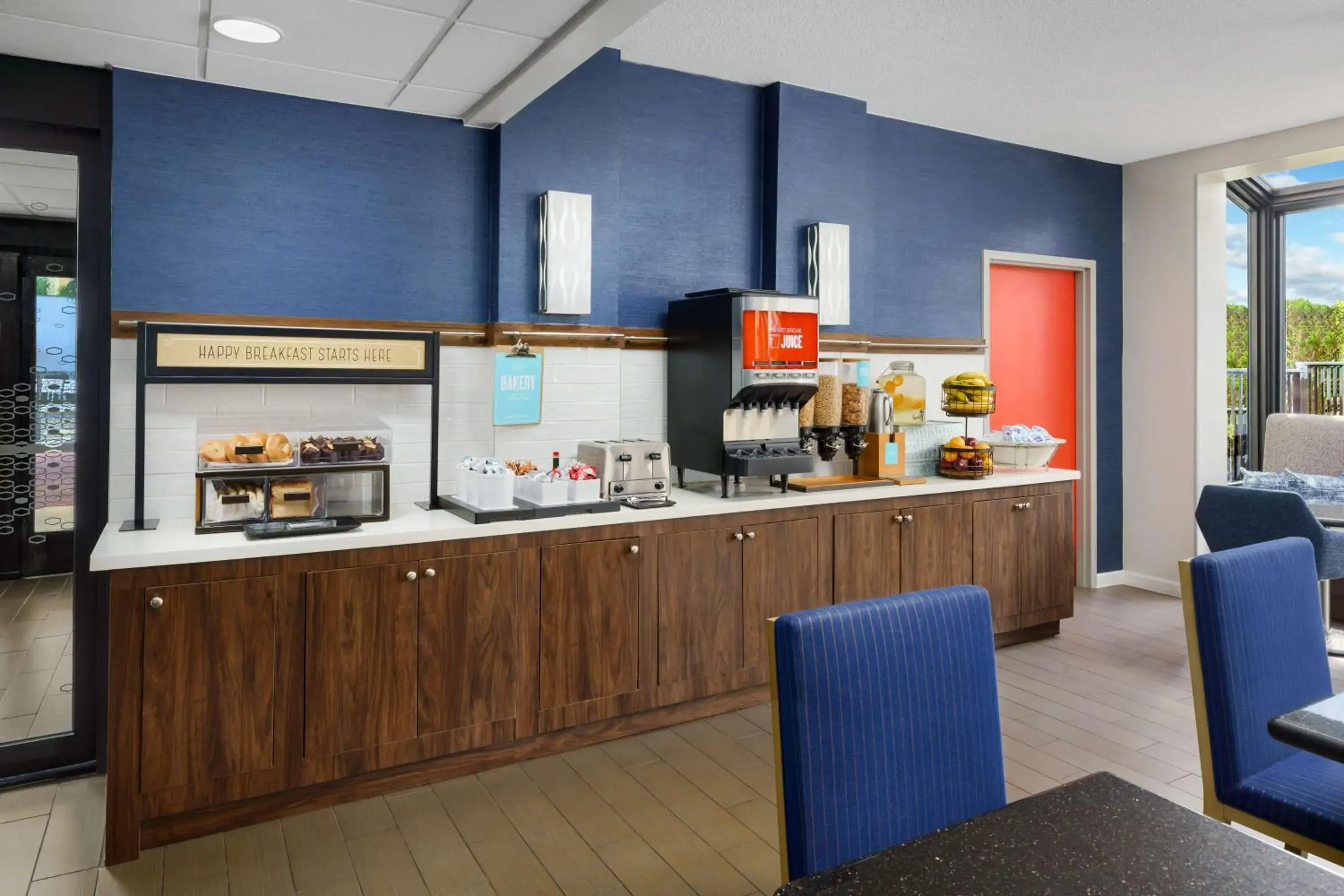 Breakfast in Hampton Inn Ft. Lauderdale-Cypress Creek Breakfast in Hampton Inn Ft. Lauderdale-Cypress Creek