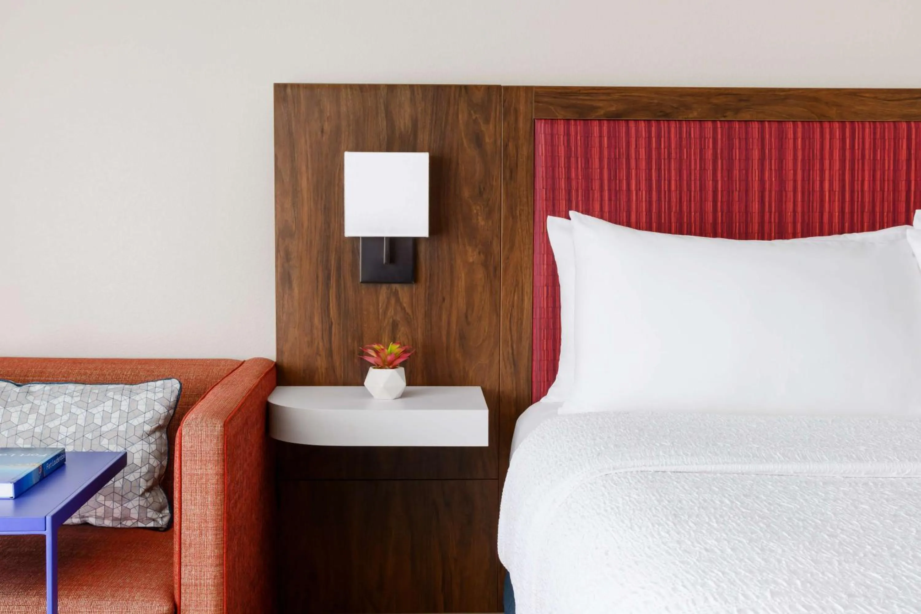 Bed in Hampton Inn Ft. Lauderdale-Cypress Creek