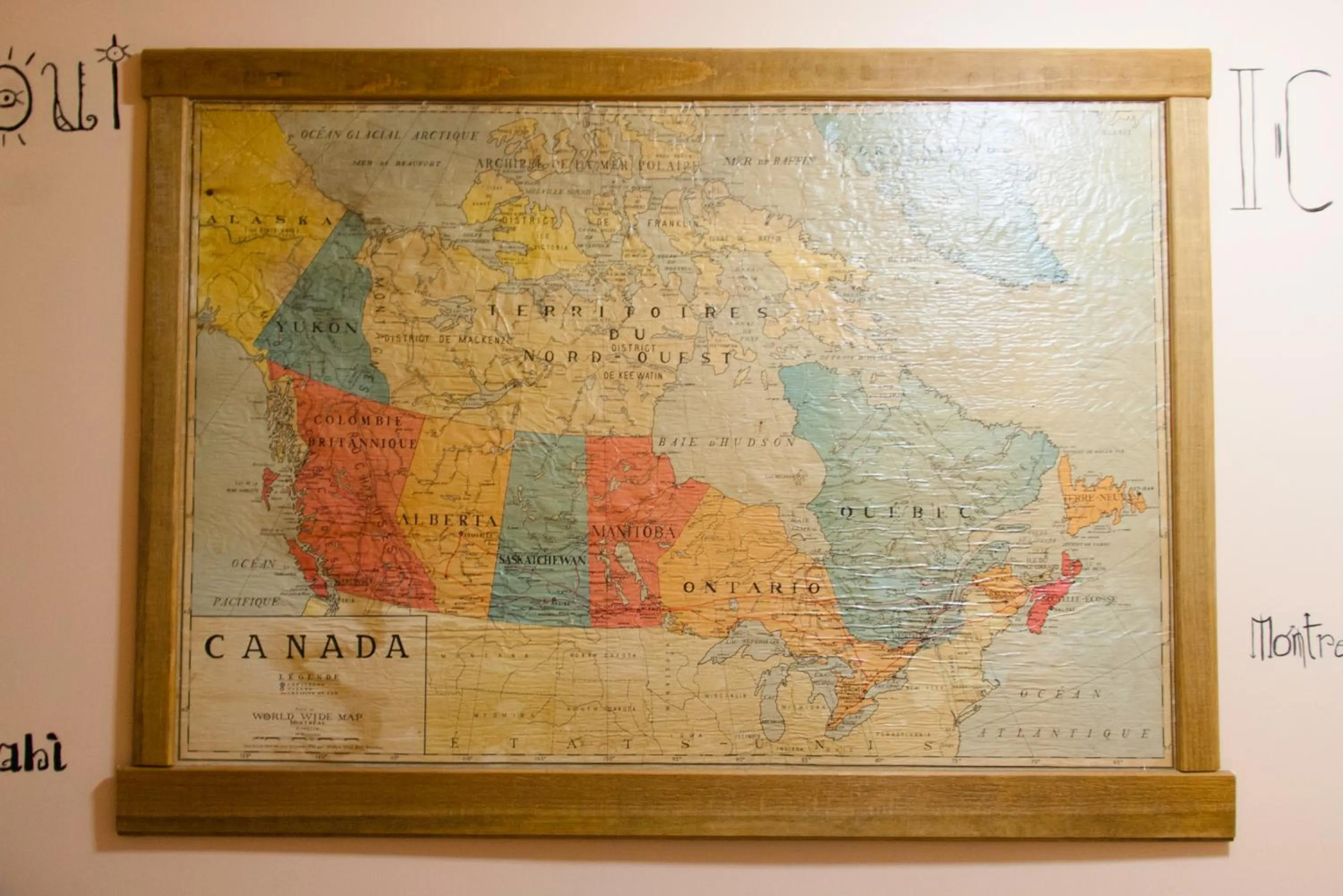 Decorative detail in Auberge Jeunesse à Loulou