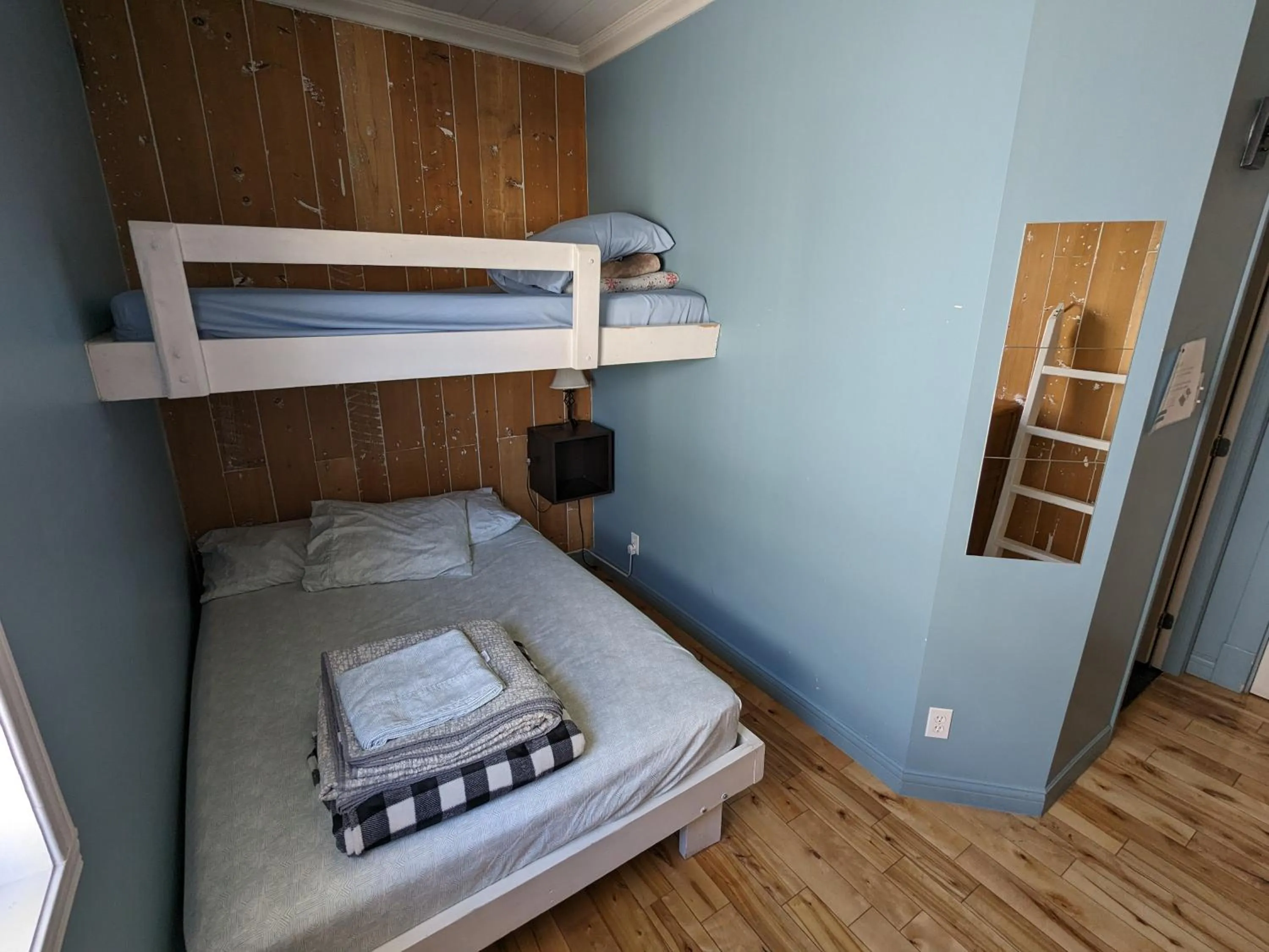 Bed in Auberge Jeunesse à Loulou