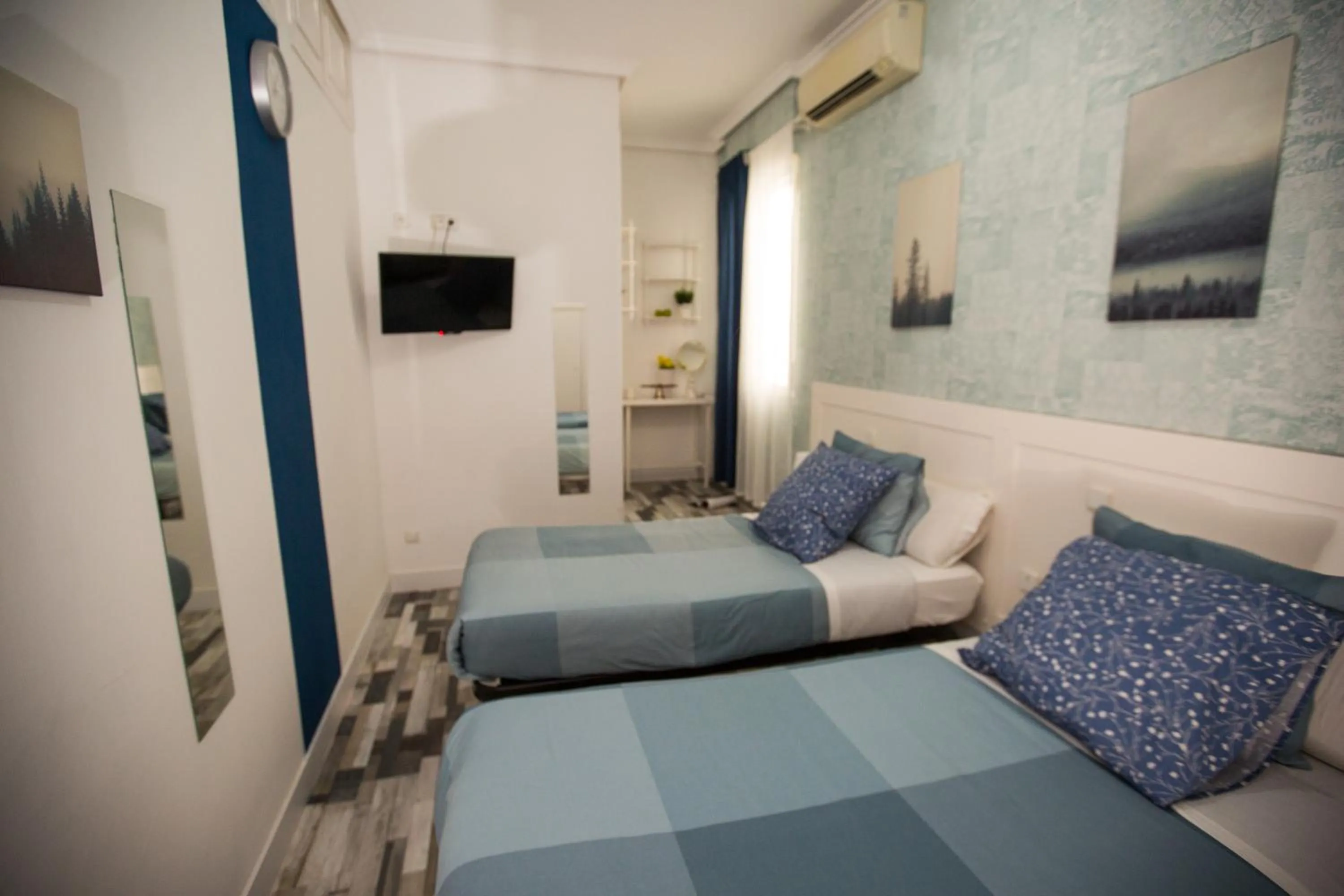 Bedroom, Bed in Fuencarral Adeco