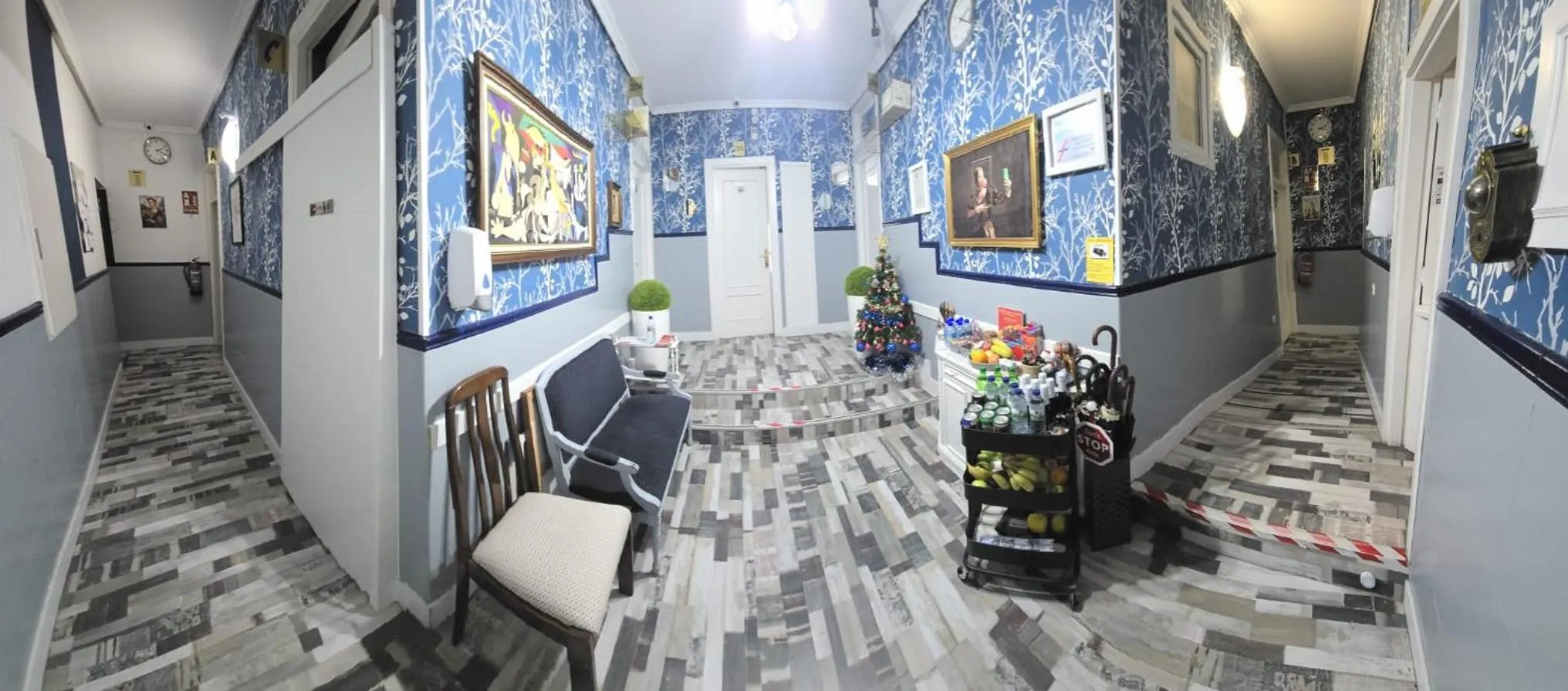 Seating area in Fuencarral Adeco