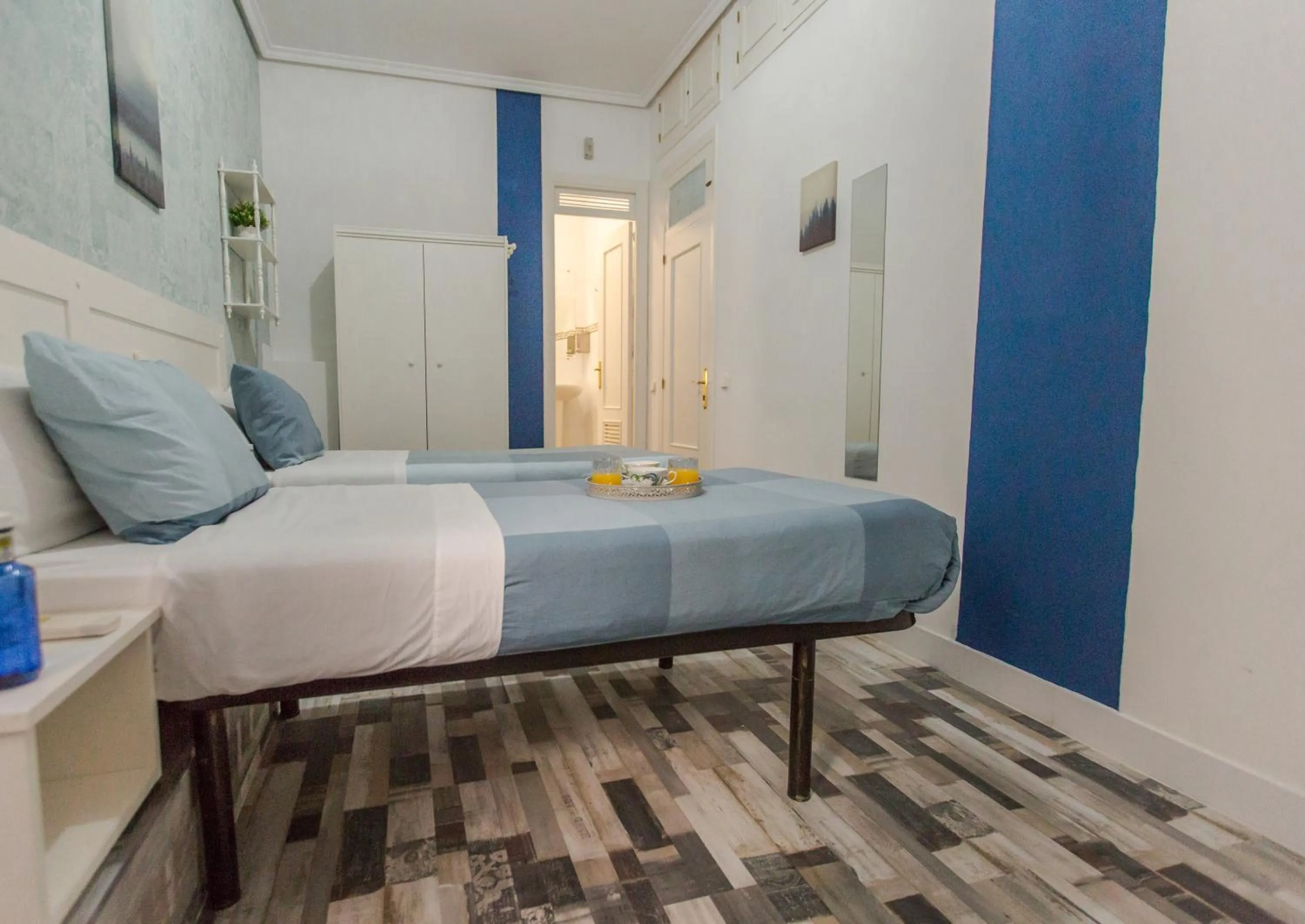 Photo of the whole room, Bed in Fuencarral Adeco