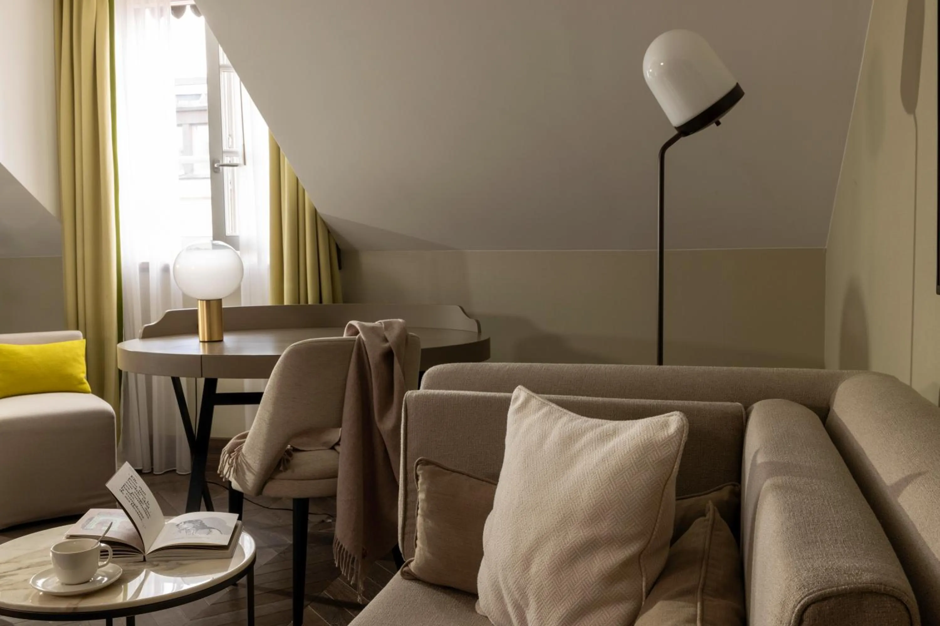 Photo of the whole room in Hotel D Geneva