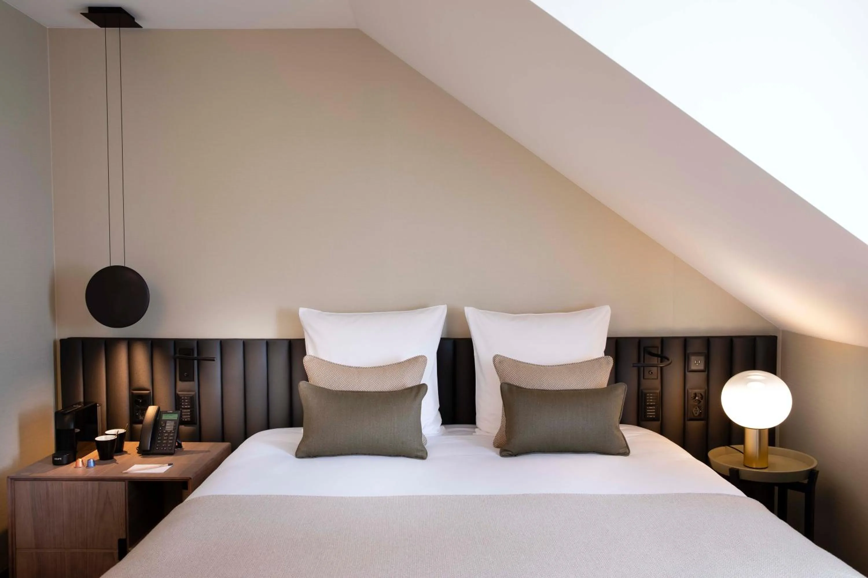 Bedroom, Bed in Hotel D Geneva