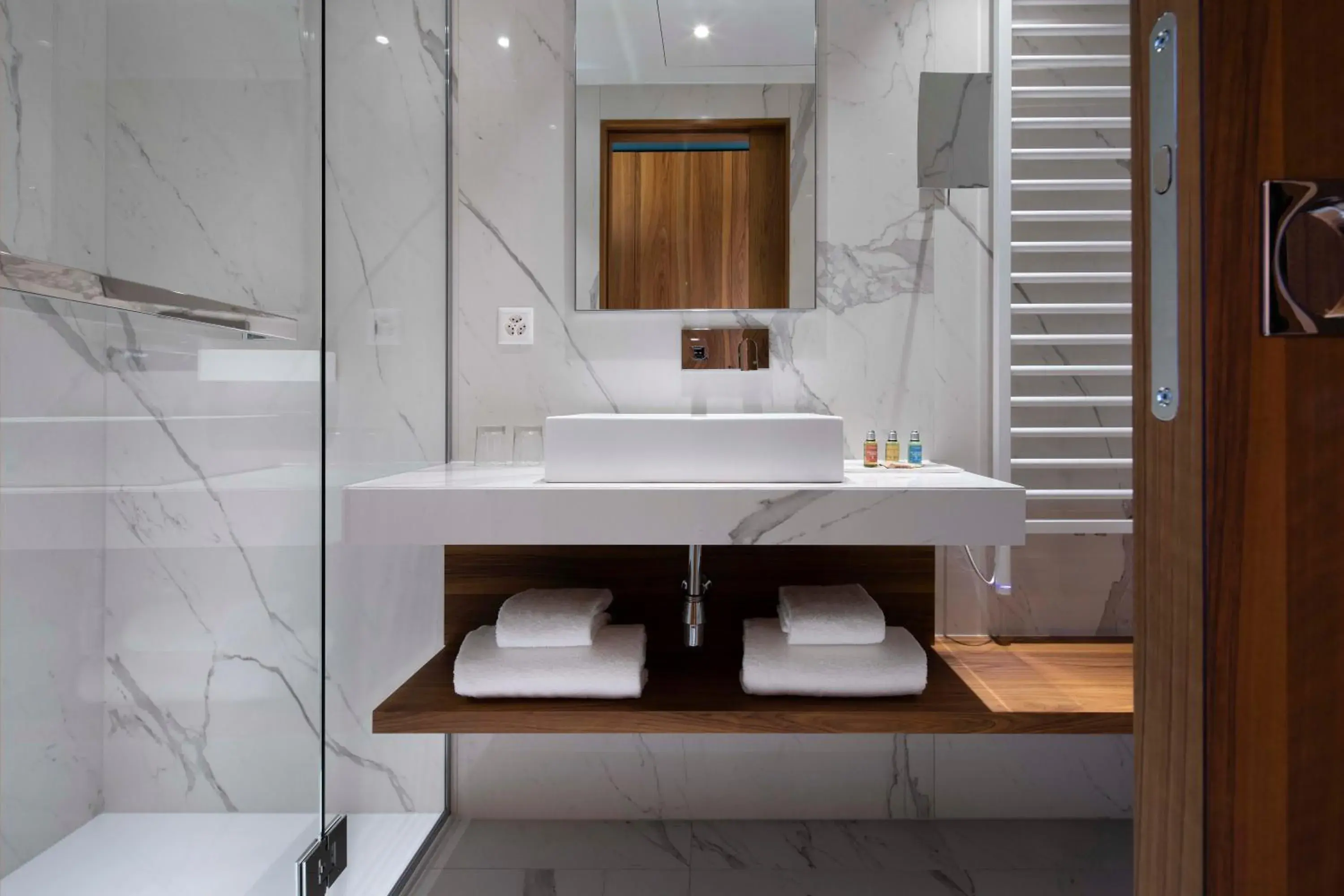 Bathroom in Hotel D Geneva Bathroom in Hotel D Geneva