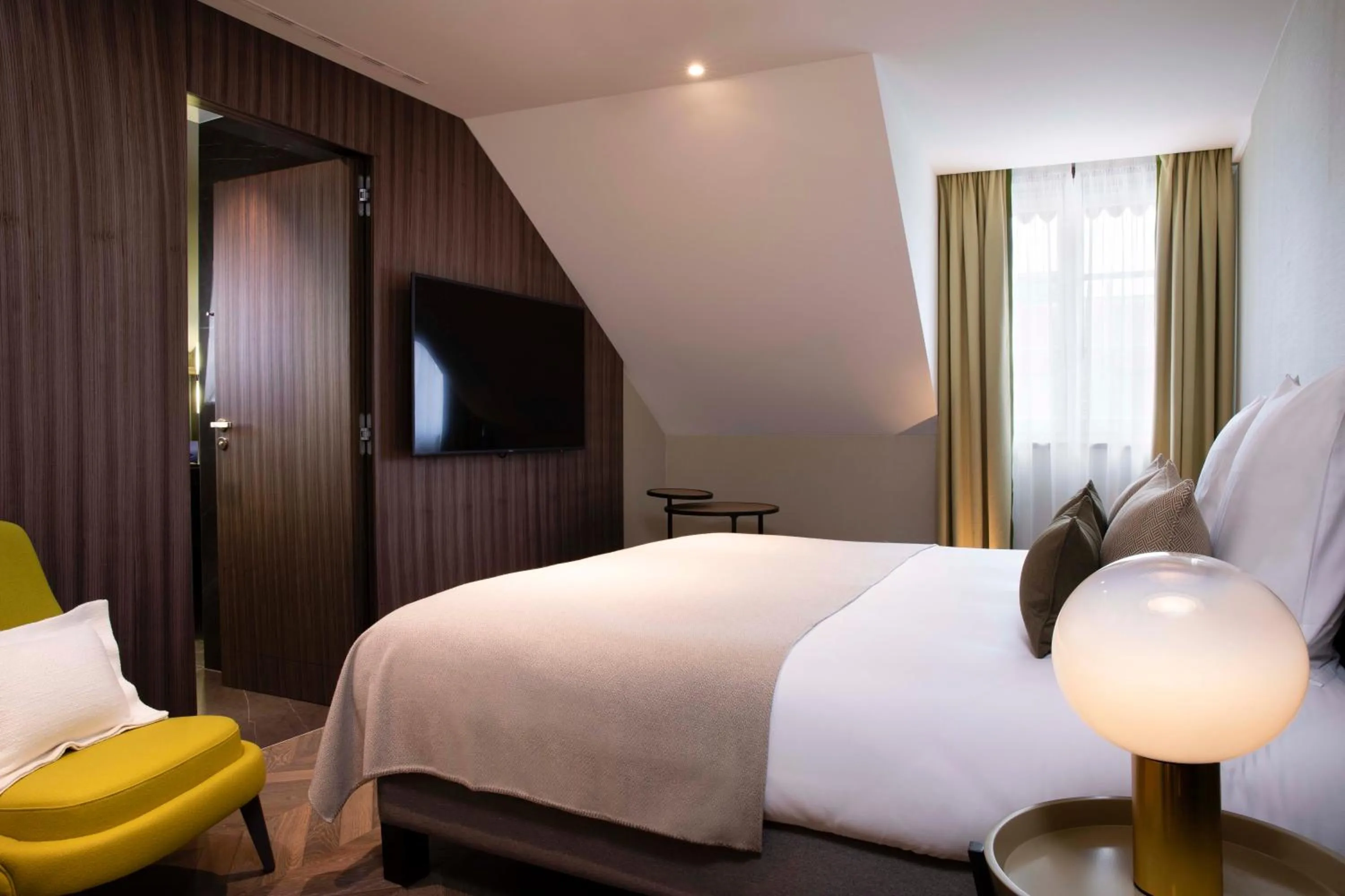 Bedroom, Bed in Hotel D Geneva