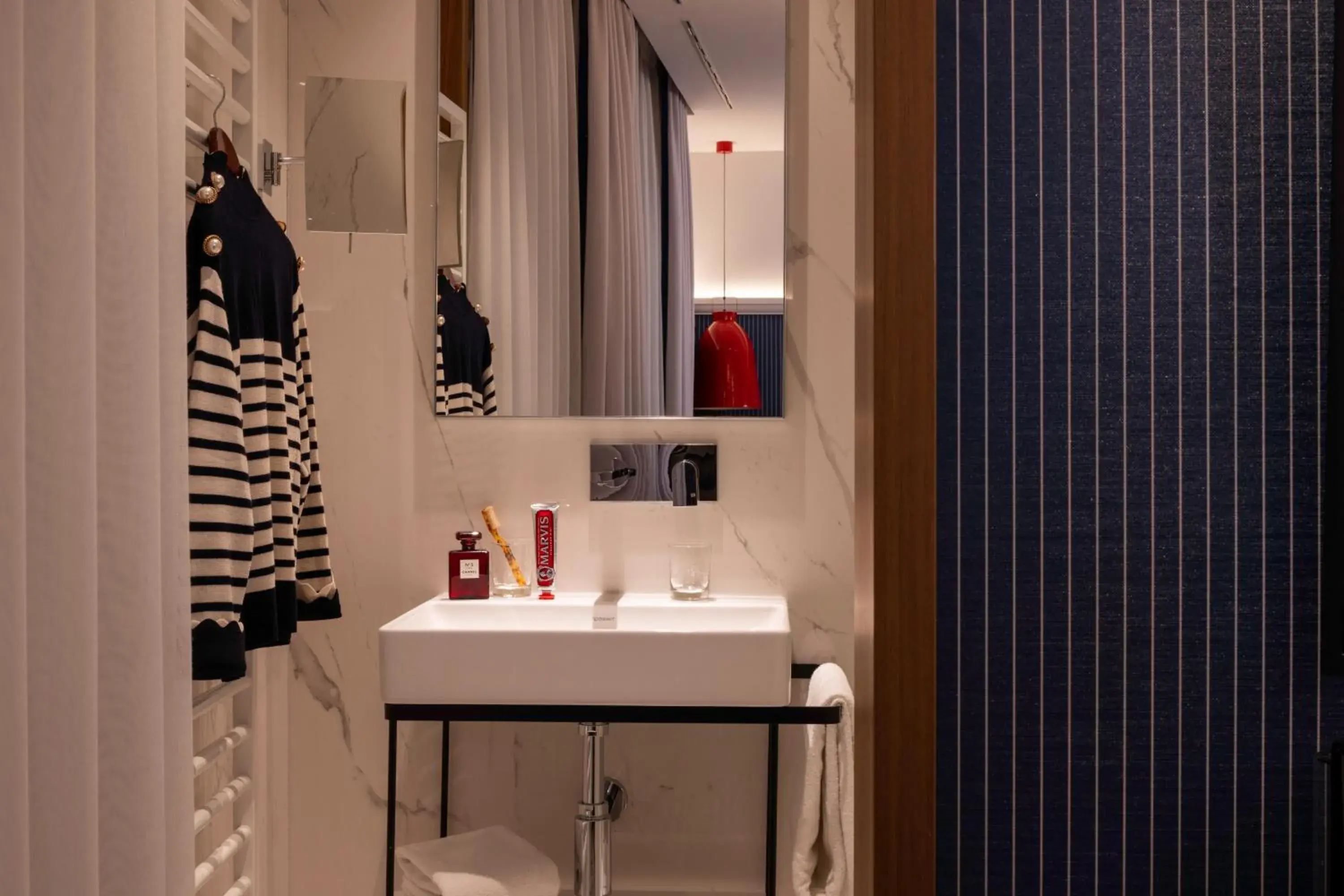 Bathroom in Hotel D Geneva Bathroom in Hotel D Geneva