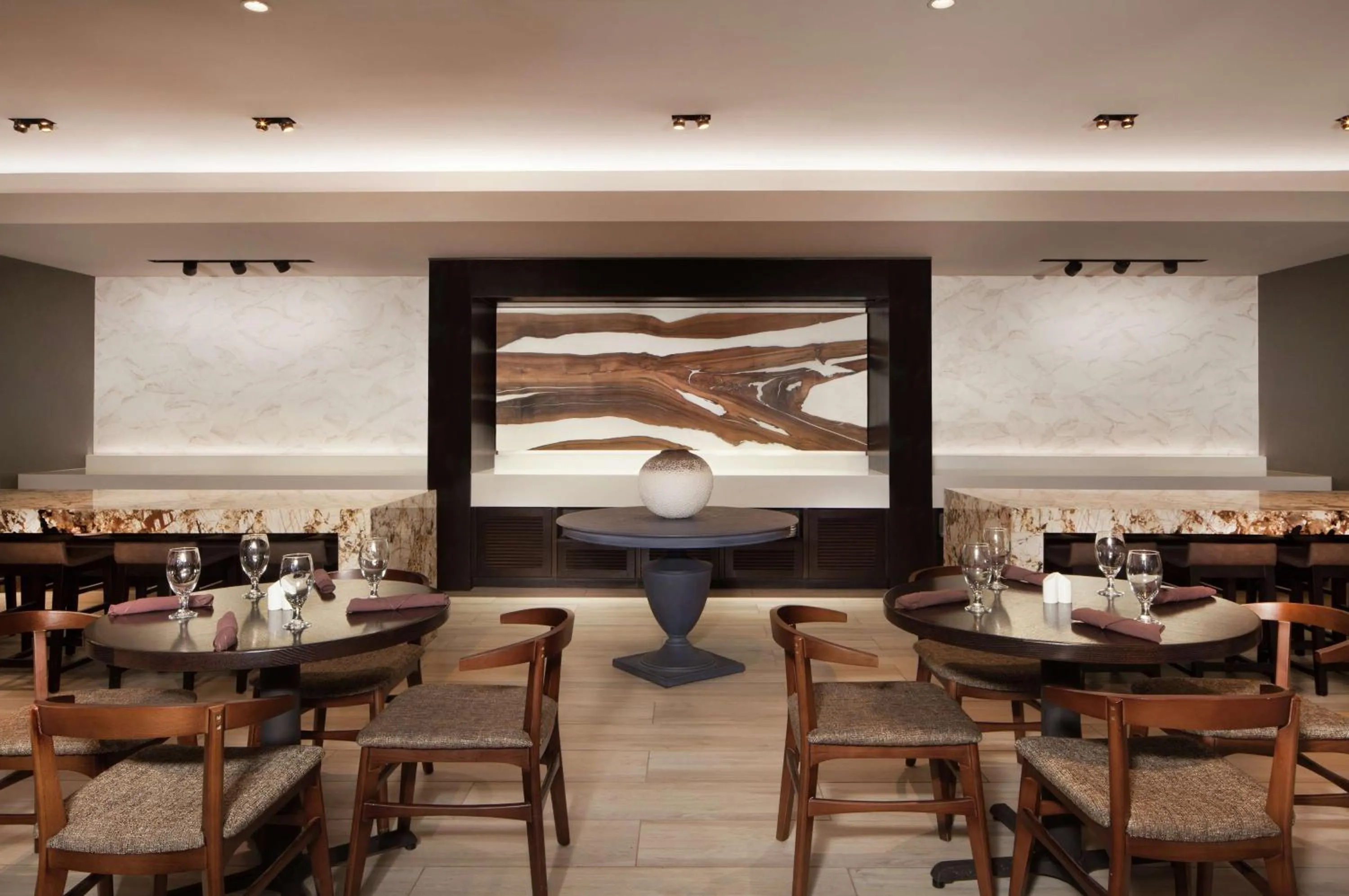 Restaurant/places to eat in Hilton Fort Worth