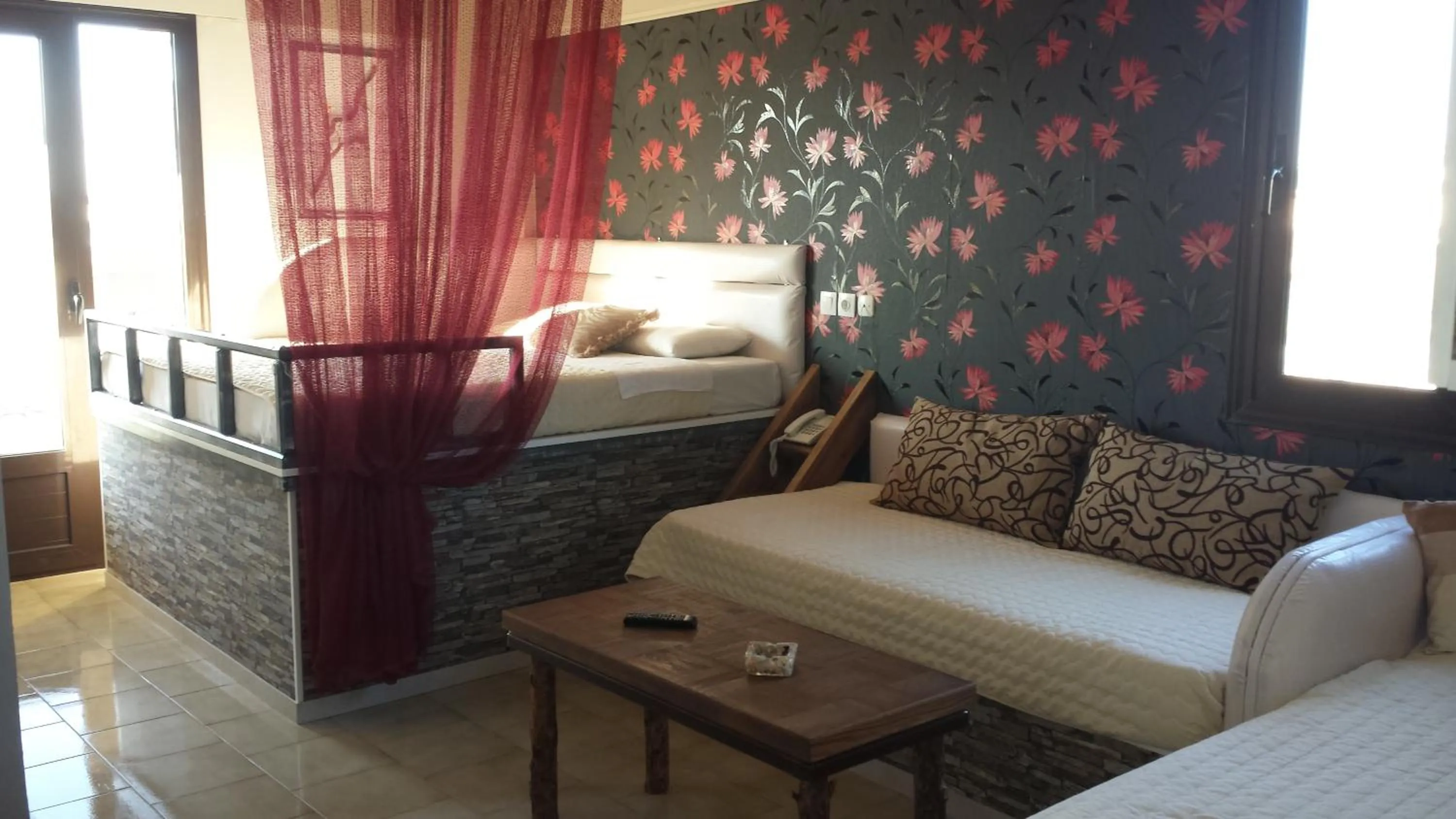 Photo of the whole room, Bed in Takis Hotel Apartments