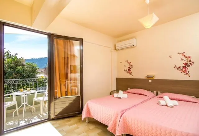 Photo of the whole room, Bed in Takis Hotel Apartments