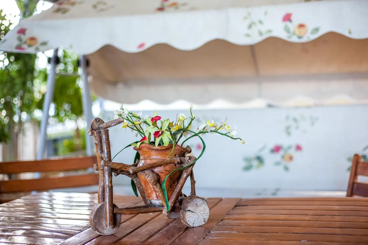 Decorative detail in Takis Hotel Apartments