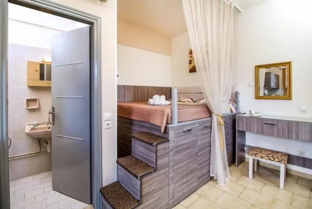 Photo of the whole room, Bed in Takis Hotel Apartments