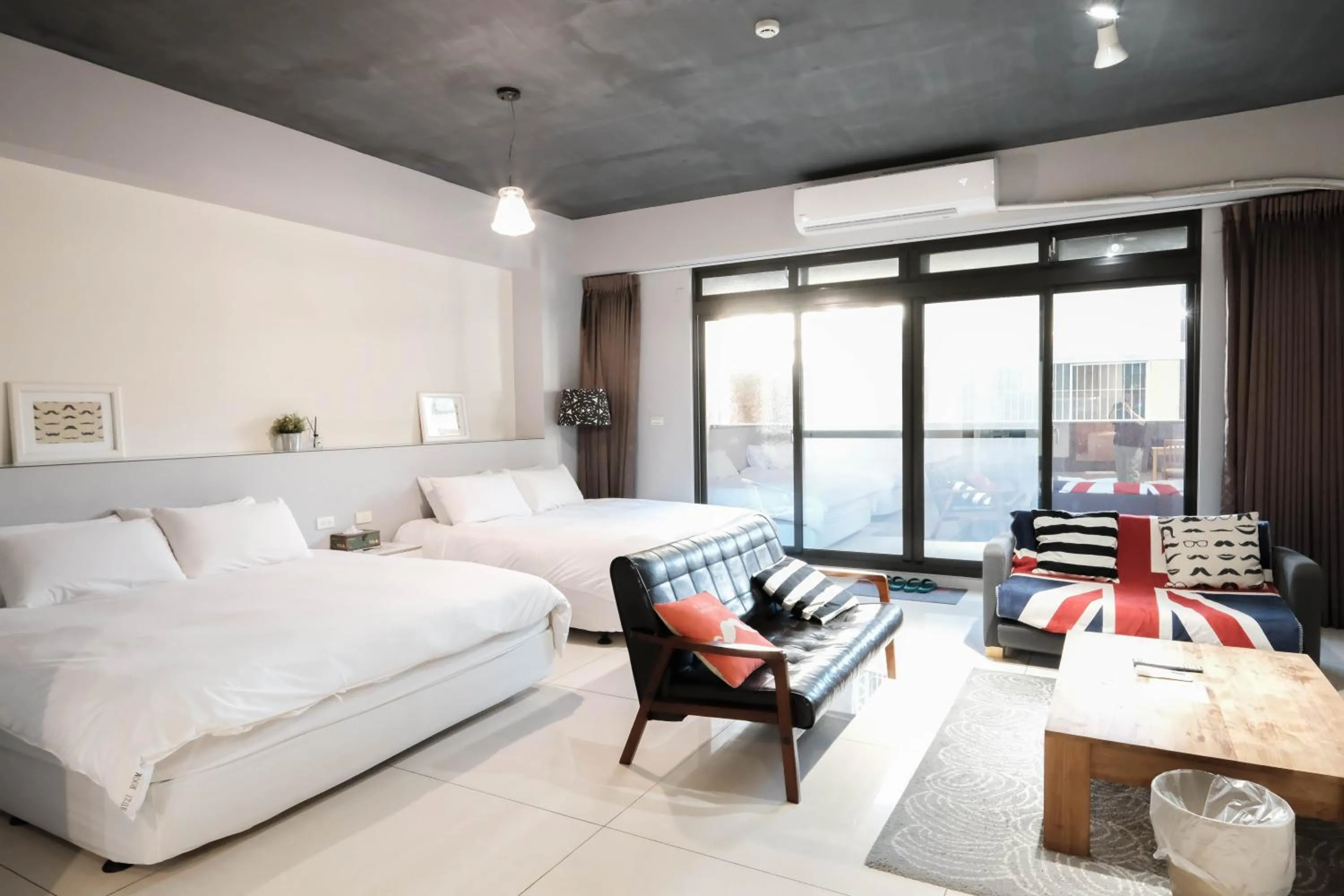 Huzi Room