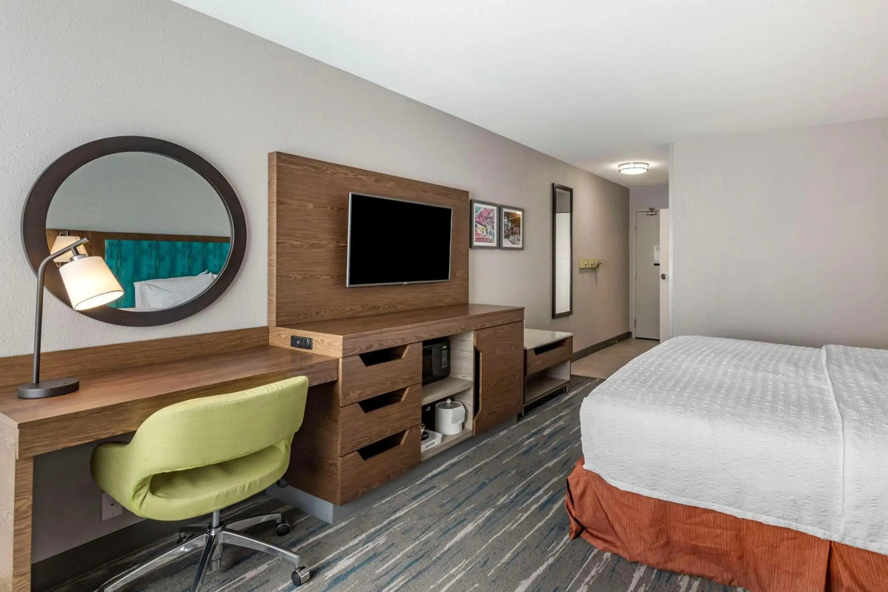 Bedroom, Bed in Hampton Inn Fort Collins Bedroom, Bed in Hampton Inn Fort Collins