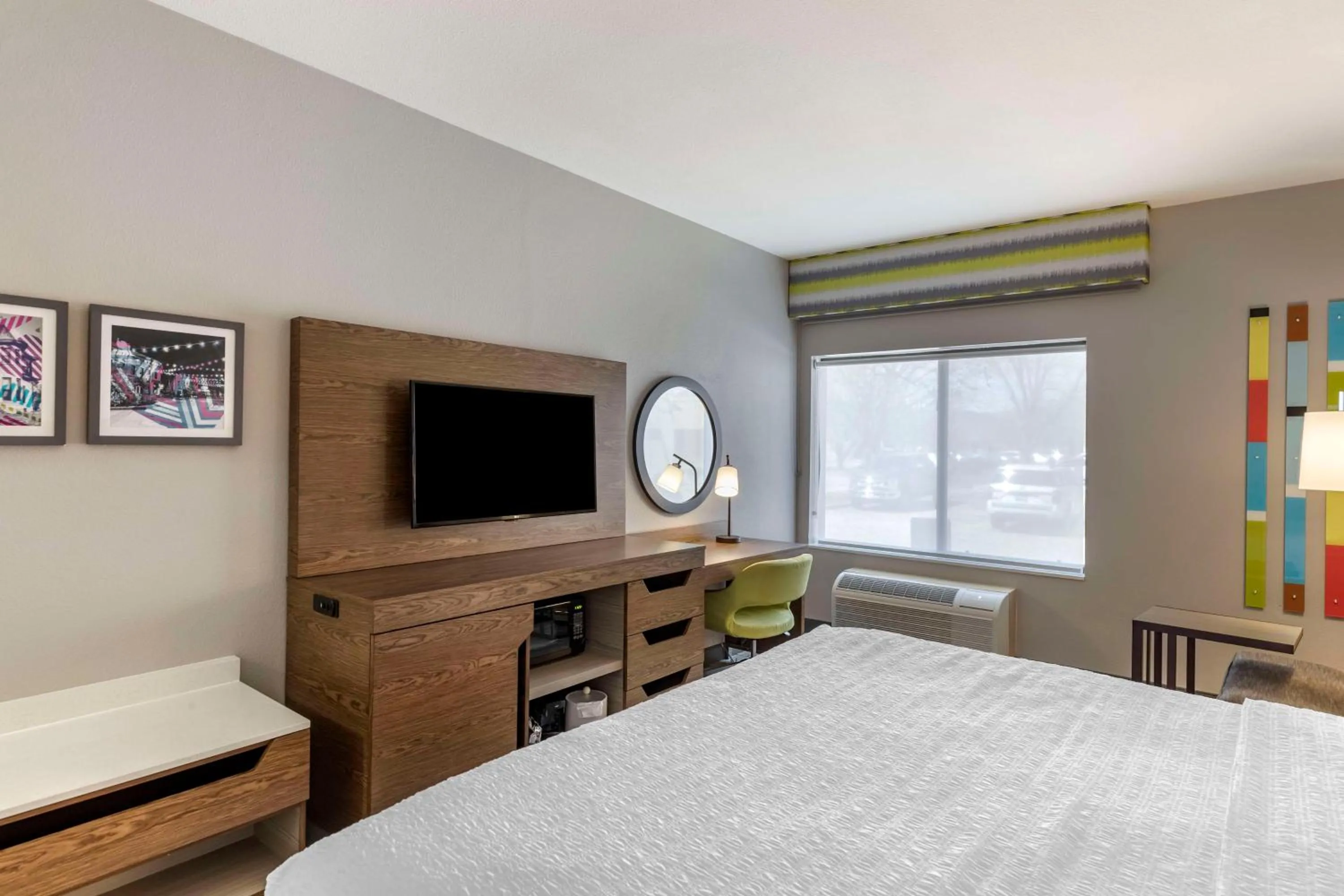 Bedroom, Bed in Hampton Inn Fort Collins