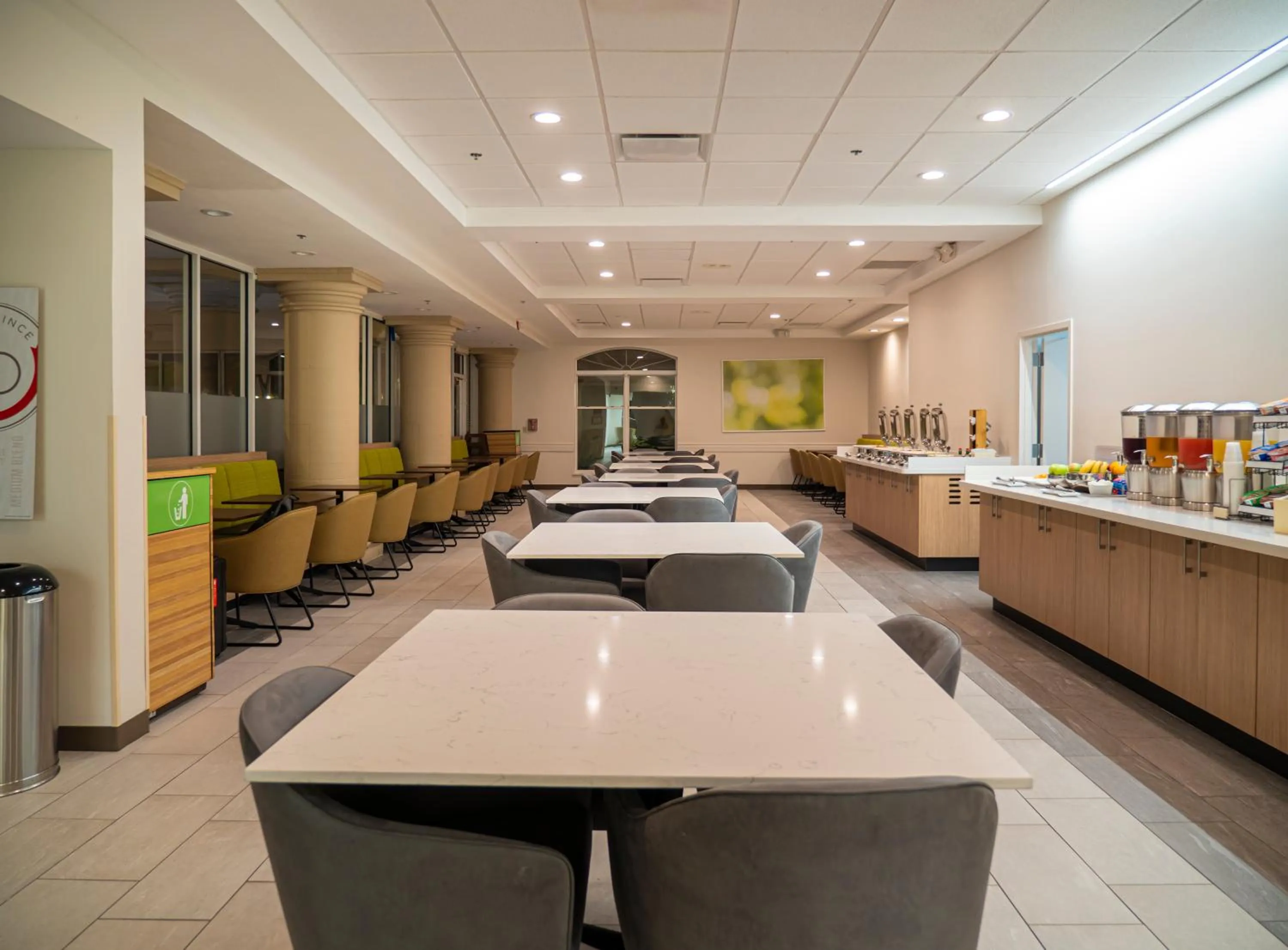 Restaurant/places to eat in Wyndham Garden McAllen at La Plaza Mall