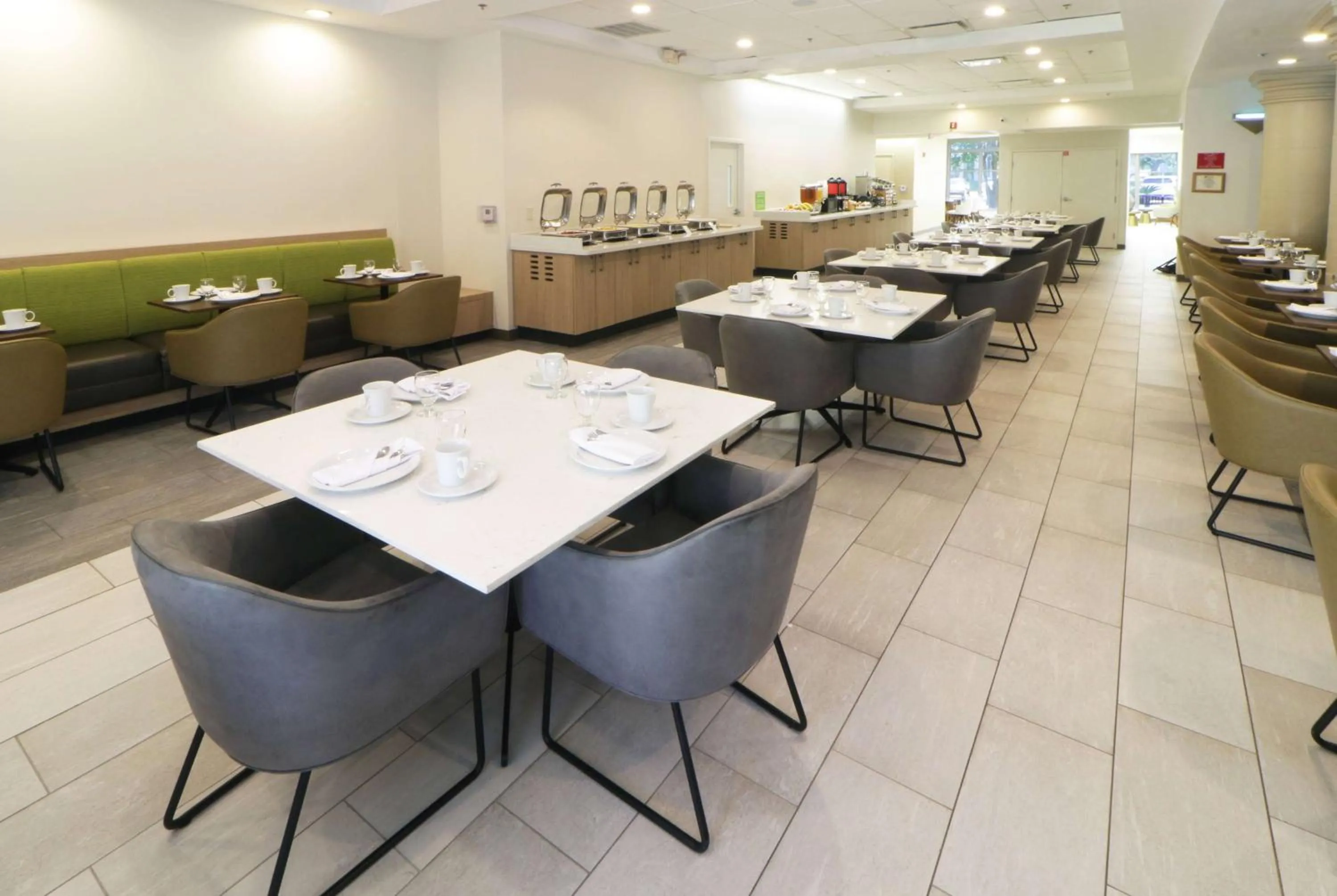 Restaurant/places to eat in Wyndham Garden McAllen at La Plaza Mall