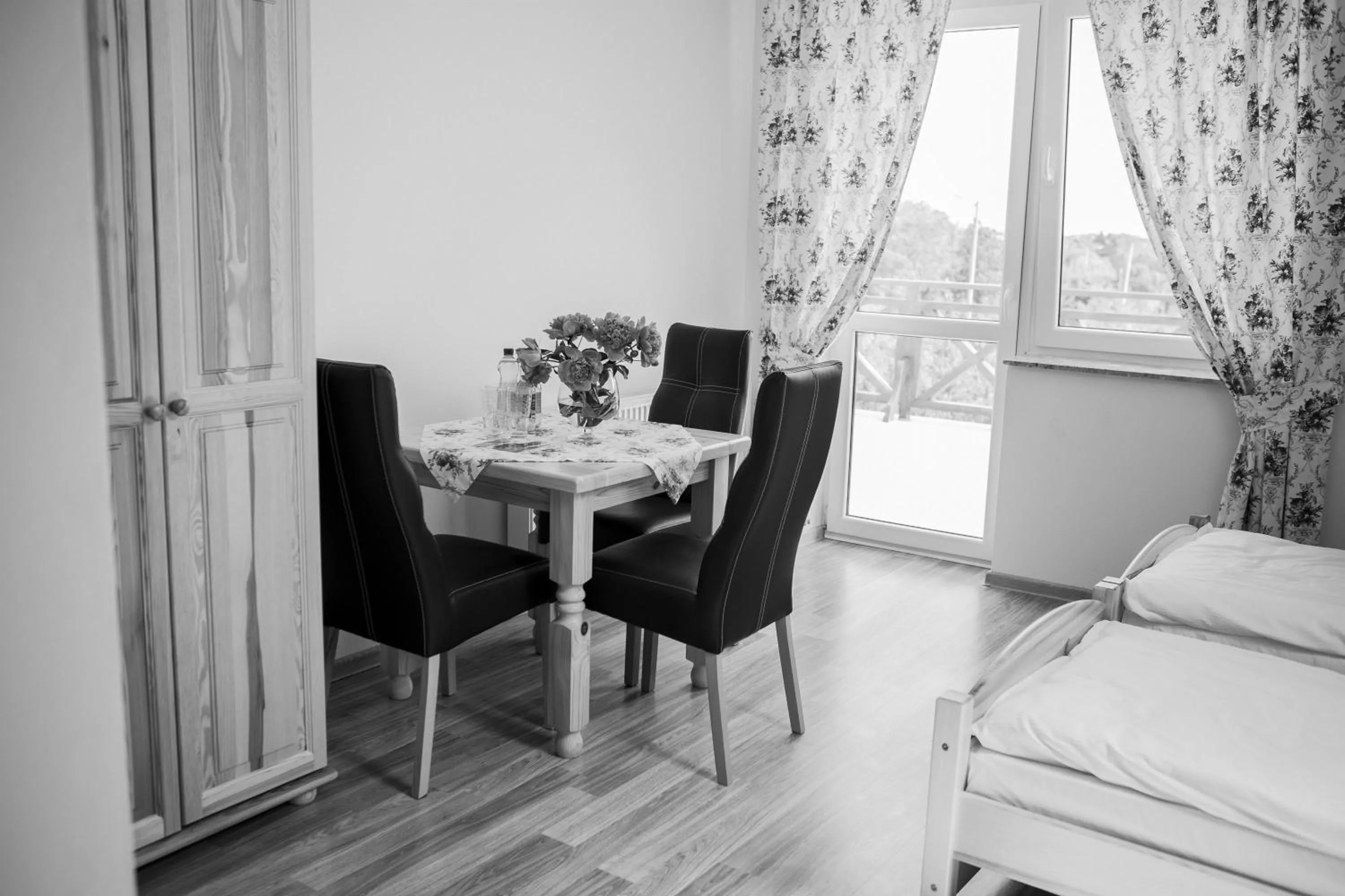 Dining area, Bed in Willa Wojtasówka