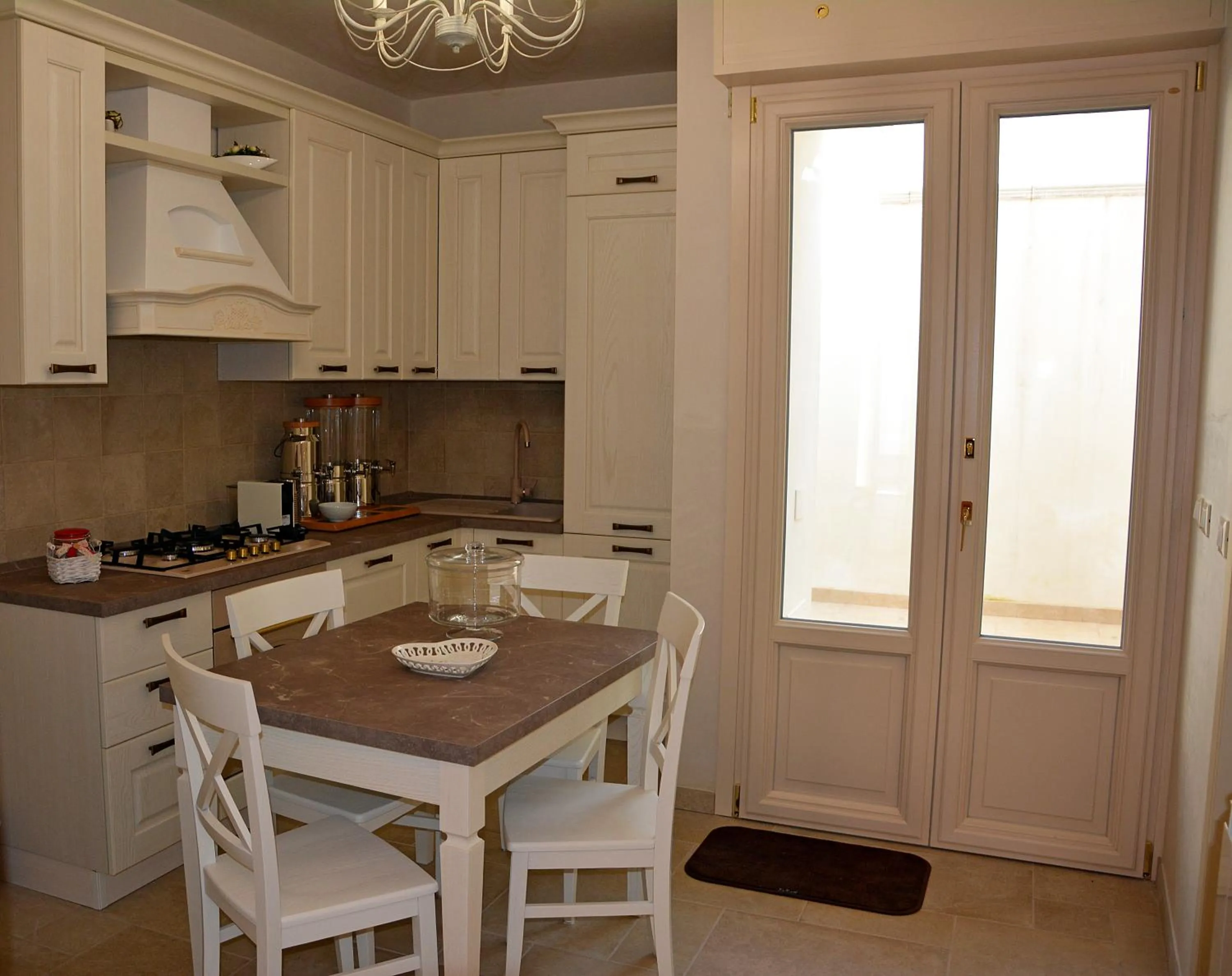 Communal kitchen in Le Giare B&B