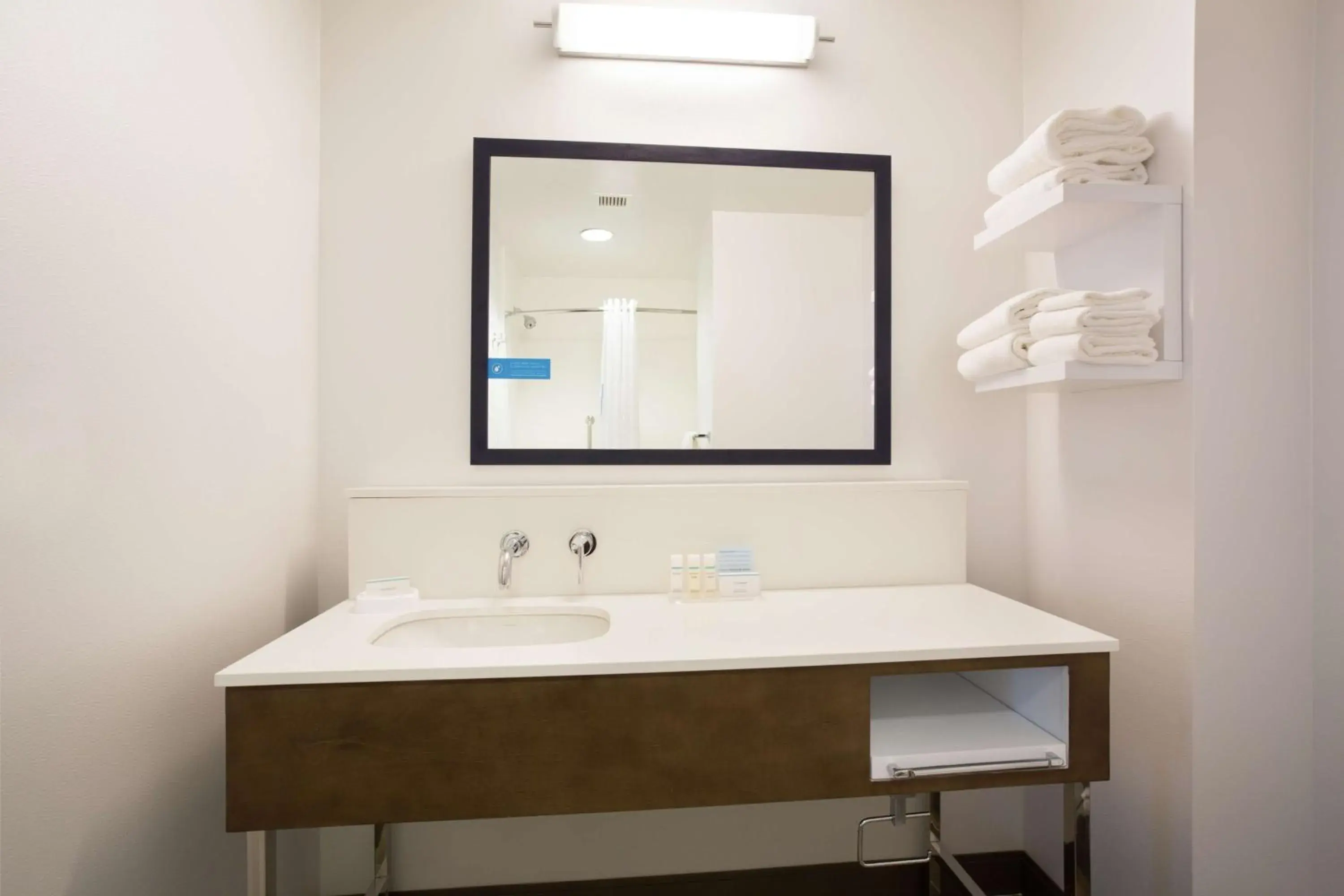 Bathroom in Hampton Inn & Suites Denver-Downtown Bathroom in Hampton Inn & Suites Denver-Downtown