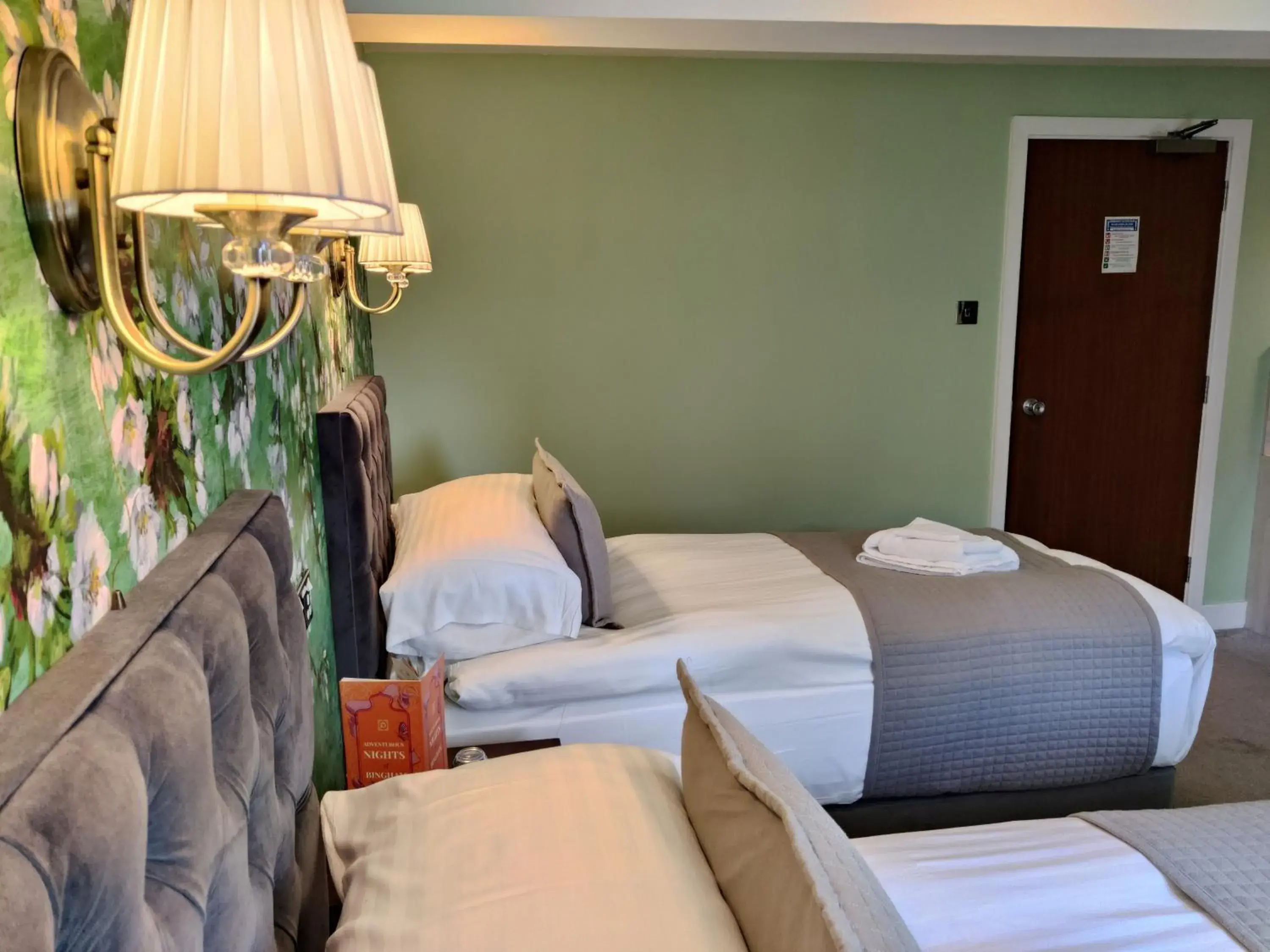 Twin Room - Disability Access in Bingham Townhouse Hotel Twin Room - Disability Access in Bingham Townhouse Hotel